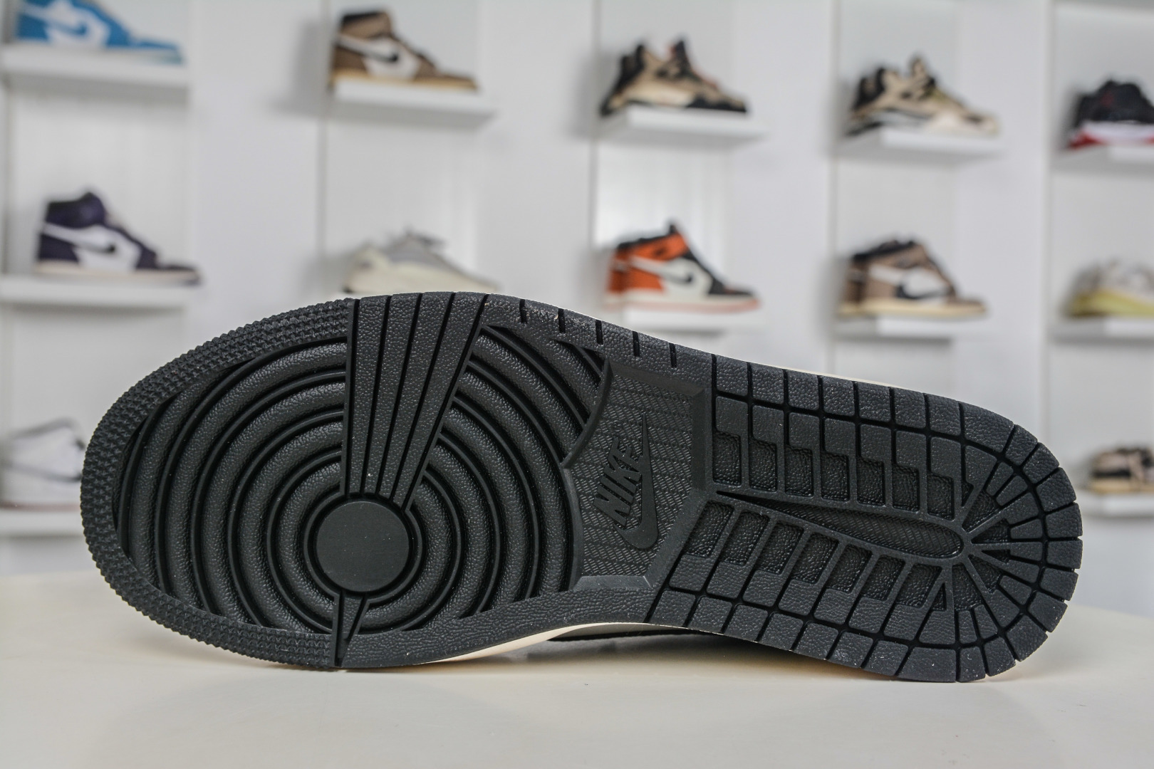 270 TS x Air Jordan AJ1 Low 倒钩低帮马年限定-米灰黑 JP2026-117-Chinese UA Cheap High Quatity Brand Clothes Bags handbags Sneakers wholesale wholesaler seller from China Factory suppliers Fashion Clothing Shoes best Quality Beautiful Price 270 TS x Air Jordan AJ1 Low 倒钩低帮马年限定-米灰黑 JP2026-117