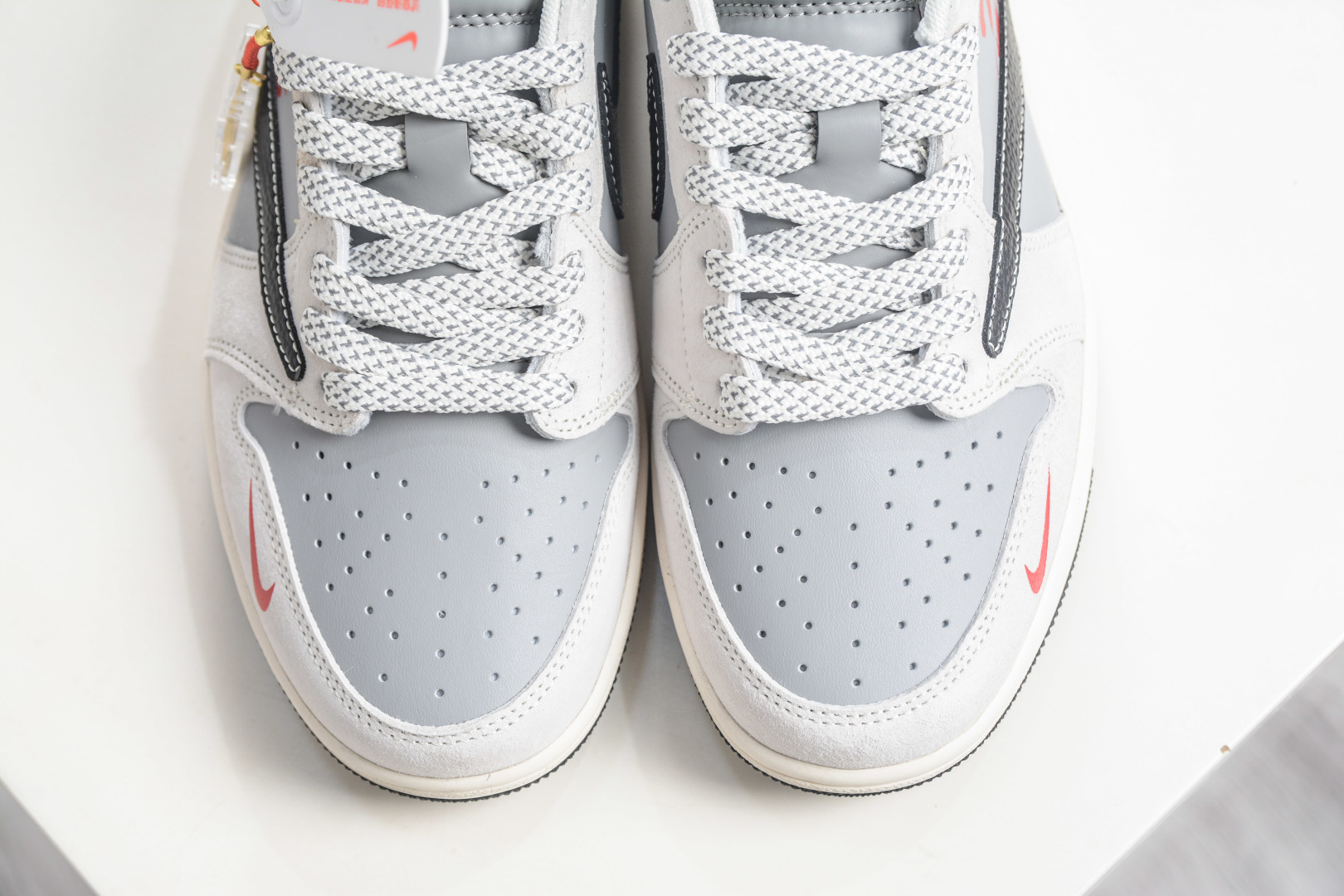 270 TS x Air Jordan AJ1 Low 倒钩低帮马年限定-米灰黑 JP2026-117-Chinese UA Cheap High Quatity Brand Clothes Bags handbags Sneakers wholesale wholesaler seller from China Factory suppliers Fashion Clothing Shoes best Quality Beautiful Price 270 TS x Air Jordan AJ1 Low 倒钩低帮马年限定-米灰黑 JP2026-117