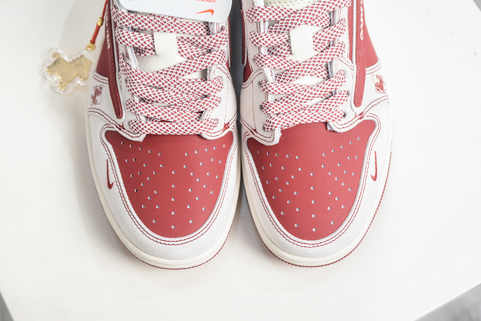 TS x Air Jordan AJ1 Low 倒钩低帮马年限定-酒红米白 JP2026-160