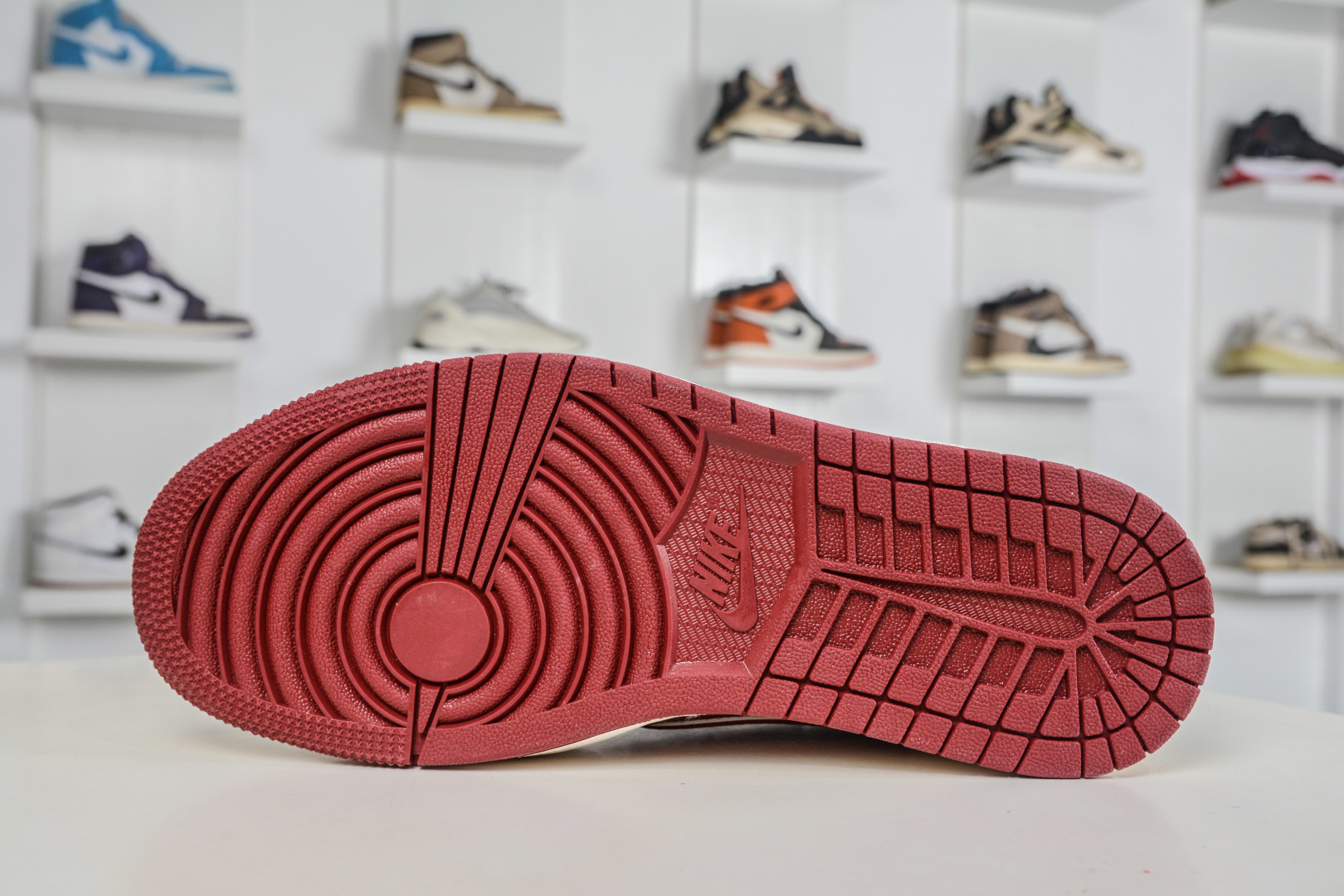 TS x Air Jordan AJ1 Low 倒钩低帮马年限定-酒红米白 JP2026-160
