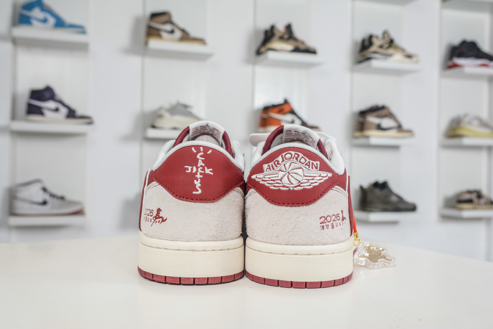TS x Air Jordan AJ1 Low 倒钩低帮马年限定-酒红米白 JP2026-160