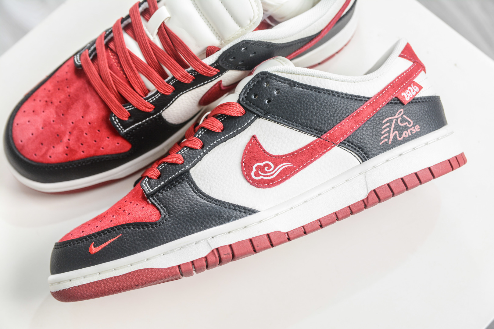 270 Nike SB Dunk Low 马年限定联名-米黑红 XZ5899-120-Chinese UA Cheap High Quatity Brand Clothes Bags handbags Sneakers wholesale wholesaler seller from China Factory suppliers Fashion Clothing Shoes best Quality Beautiful Price 270 Nike SB Dunk Low 马年限定联名-米黑红 XZ5899-120