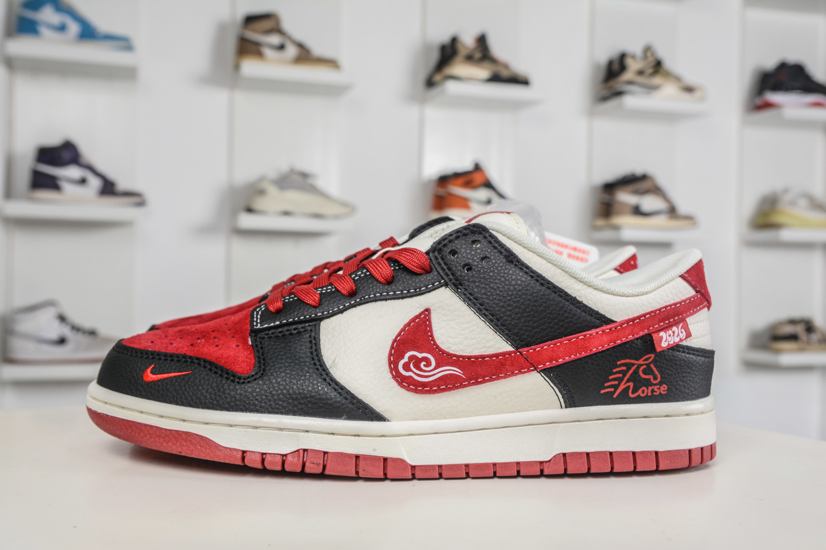 270 Nike SB Dunk Low 马年限定联名-米黑红 XZ5899-120-Chinese UA Cheap High Quatity Brand Clothes Bags handbags Sneakers wholesale wholesaler seller from China Factory suppliers Fashion Clothing Shoes best Quality Beautiful Price 270 Nike SB Dunk Low 马年限定联名-米黑红 XZ5899-120