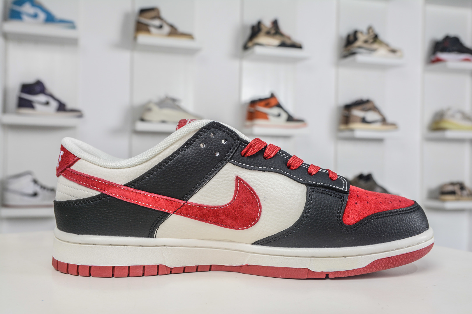 270 Nike SB Dunk Low 马年限定联名-米黑红 XZ5899-120-Chinese UA Cheap High Quatity Brand Clothes Bags handbags Sneakers wholesale wholesaler seller from China Factory suppliers Fashion Clothing Shoes best Quality Beautiful Price 270 Nike SB Dunk Low 马年限定联名-米黑红 XZ5899-120