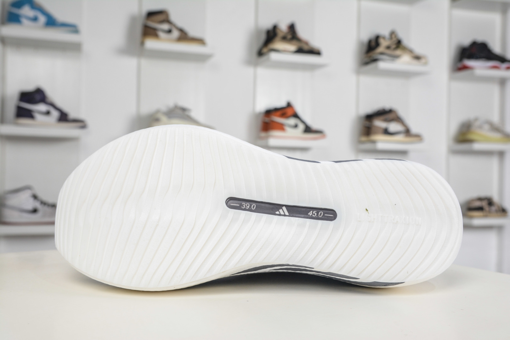 200 AD Hyper Boost Edge M 白灰黑 马拉松轻量竞速运动跑鞋 KJ0751-Chinese UA Cheap High Quatity Brand Clothes Bags handbags Sneakers wholesale wholesaler seller from China Factory suppliers Fashion Clothing Shoes best Quality Beautiful Price 200 AD Hyper Boost Edge M 白灰黑 马拉松轻量竞速运动跑鞋 KJ0751