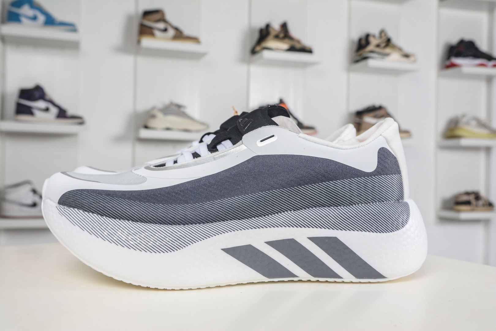 200 AD Hyper Boost Edge M 白灰黑 马拉松轻量竞速运动跑鞋 KJ0751-Chinese UA Cheap High Quatity Brand Clothes Bags handbags Sneakers wholesale wholesaler seller from China Factory suppliers Fashion Clothing Shoes best Quality Beautiful Price 200 AD Hyper Boost Edge M 白灰黑 马拉松轻量竞速运动跑鞋 KJ0751
