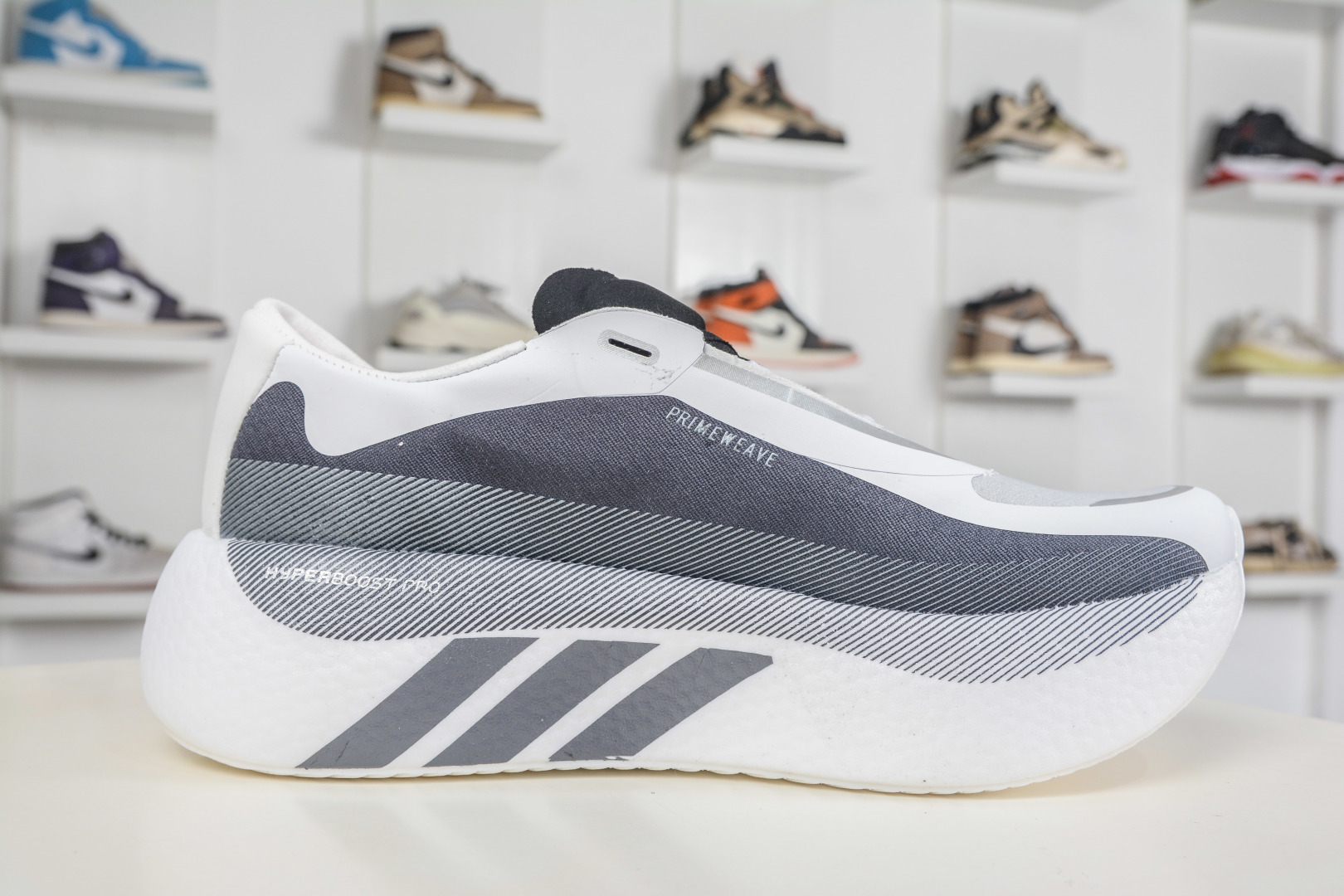200 AD Hyper Boost Edge M 白灰黑 马拉松轻量竞速运动跑鞋 KJ0751-Chinese UA Cheap High Quatity Brand Clothes Bags handbags Sneakers wholesale wholesaler seller from China Factory suppliers Fashion Clothing Shoes best Quality Beautiful Price 200 AD Hyper Boost Edge M 白灰黑 马拉松轻量竞速运动跑鞋 KJ0751