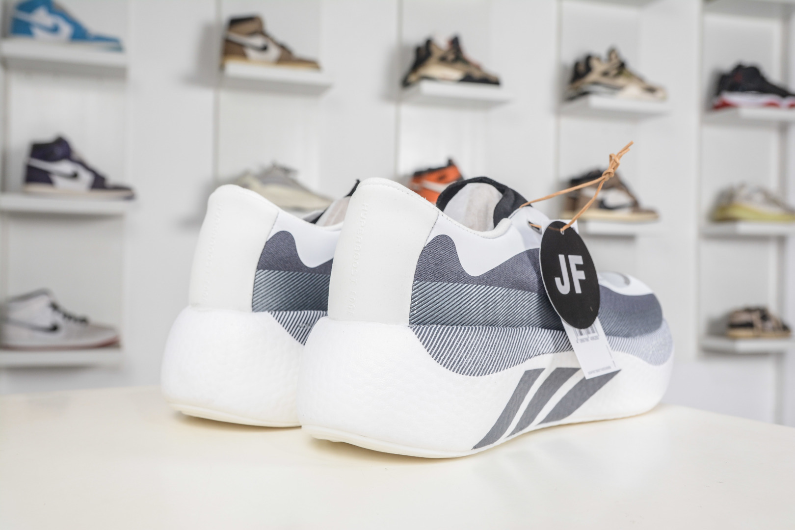 200 AD Hyper Boost Edge M 白灰黑 马拉松轻量竞速运动跑鞋 KJ0751-Chinese UA Cheap High Quatity Brand Clothes Bags handbags Sneakers wholesale wholesaler seller from China Factory suppliers Fashion Clothing Shoes best Quality Beautiful Price 200 AD Hyper Boost Edge M 白灰黑 马拉松轻量竞速运动跑鞋 KJ0751
