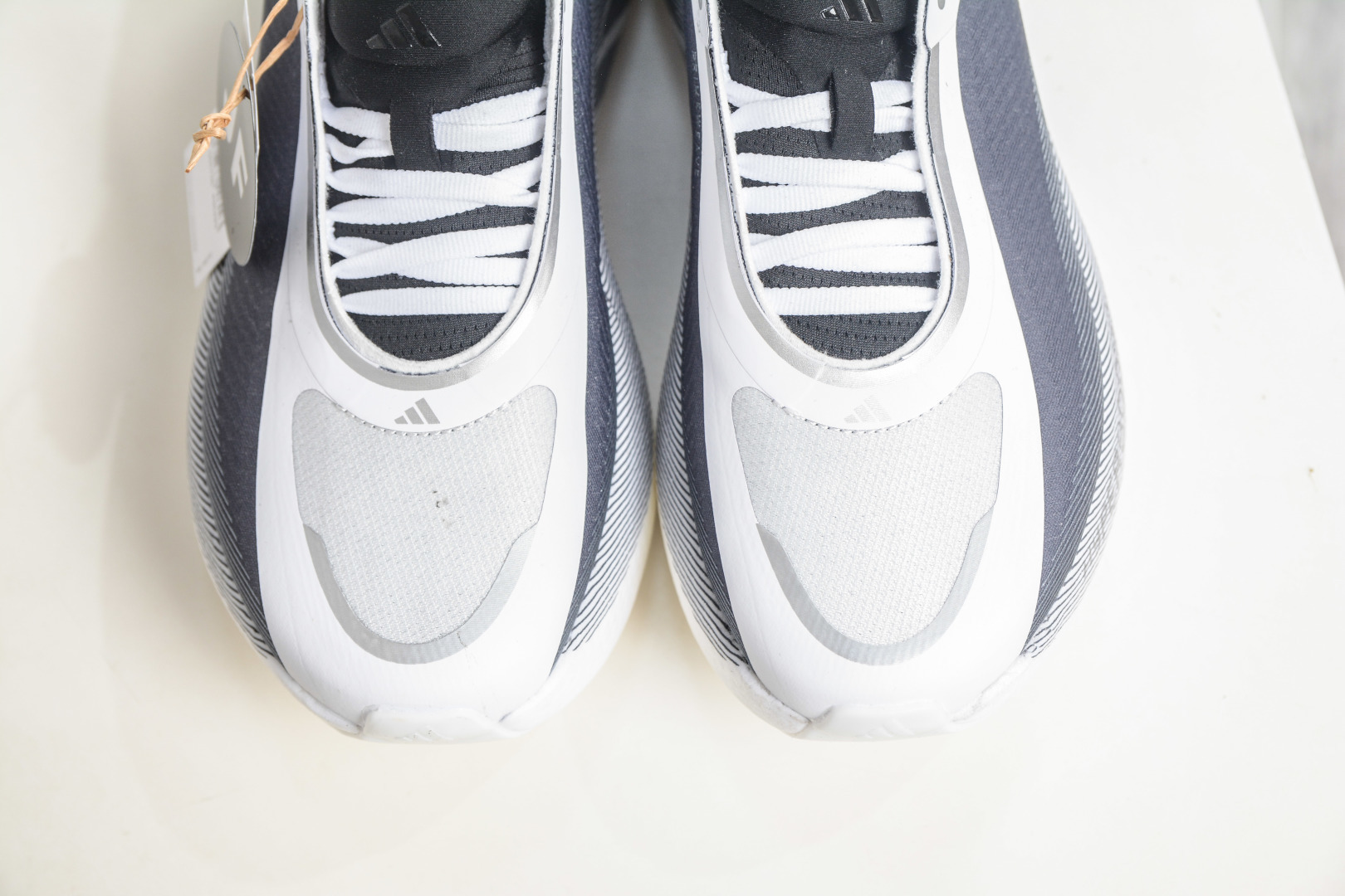 200 AD Hyper Boost Edge M 白灰黑 马拉松轻量竞速运动跑鞋 KJ0751-Chinese UA Cheap High Quatity Brand Clothes Bags handbags Sneakers wholesale wholesaler seller from China Factory suppliers Fashion Clothing Shoes best Quality Beautiful Price 200 AD Hyper Boost Edge M 白灰黑 马拉松轻量竞速运动跑鞋 KJ0751
