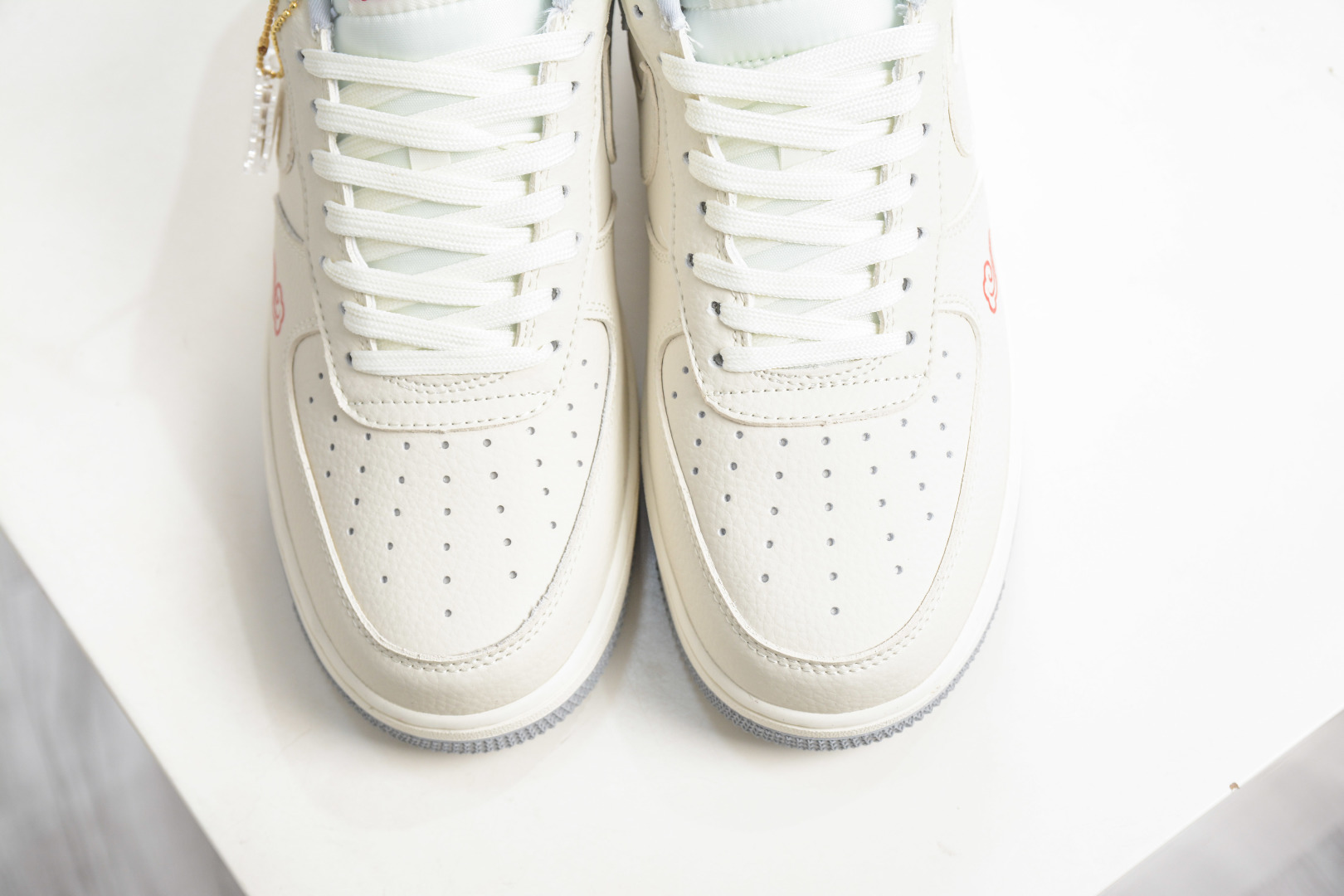 Nike Air Force 1 Low 07 马年限定 米白银灰 DF0188-141-Top High Quatity Cheap Sneakers Fashion Clothing Clothes Bags handbags Shoes of all Brand wholesale With The best Quality And Beautiful Price from China Factory Chinese suppliers wholesaler seller Nike Air Force 1 Low 07 马年限定 米白银灰 DF0188-141