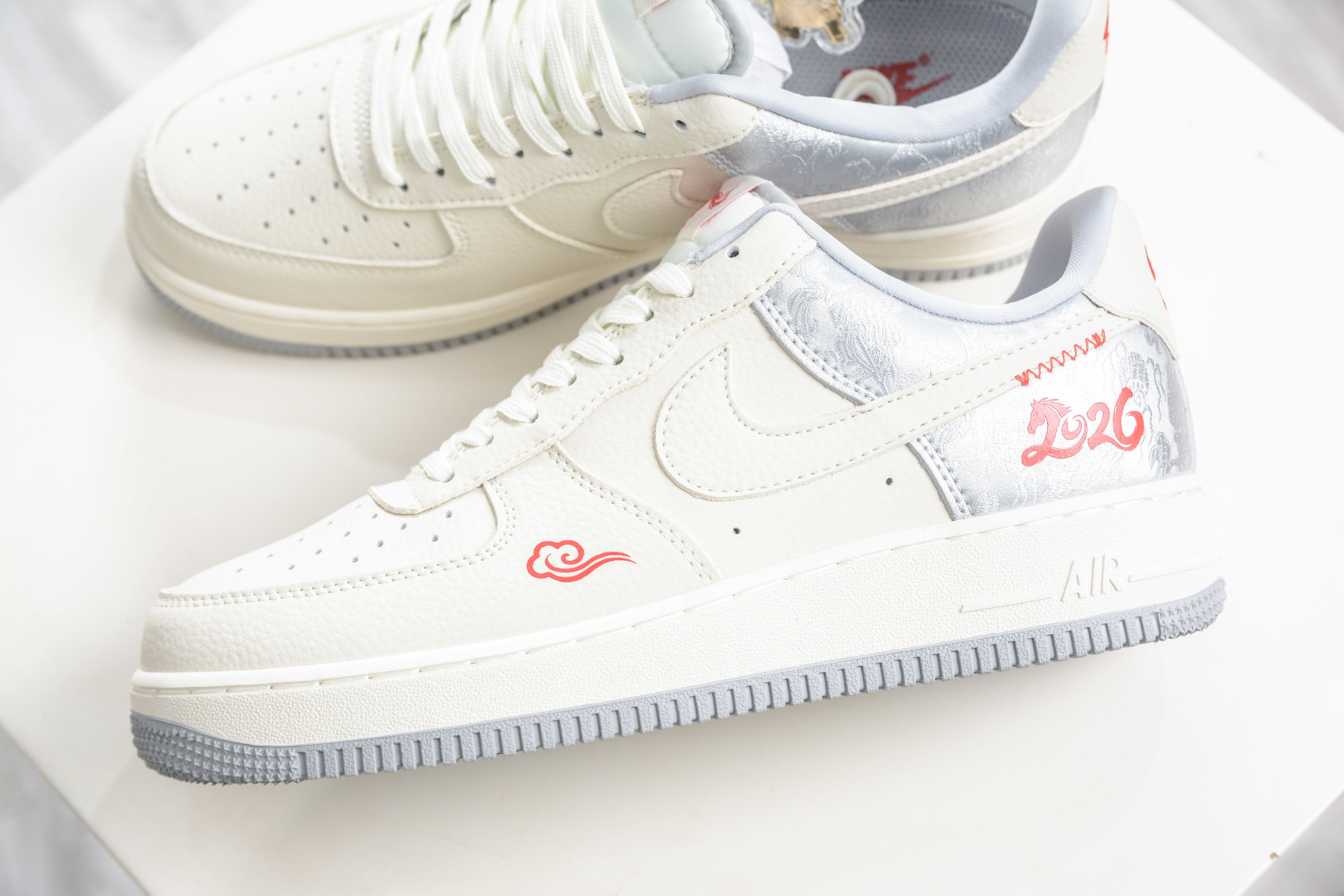 Nike Air Force 1 Low 07 马年限定 米白银灰 DF0188-141-Top High Quatity Cheap Sneakers Fashion Clothing Clothes Bags handbags Shoes of all Brand wholesale With The best Quality And Beautiful Price from China Factory Chinese suppliers wholesaler seller Nike Air Force 1 Low 07 马年限定 米白银灰 DF0188-141