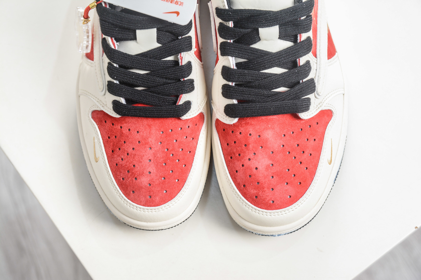 270 TS x Air Jordan AJ1 Low 倒钩低帮马年限定-白红金 JP2026-161