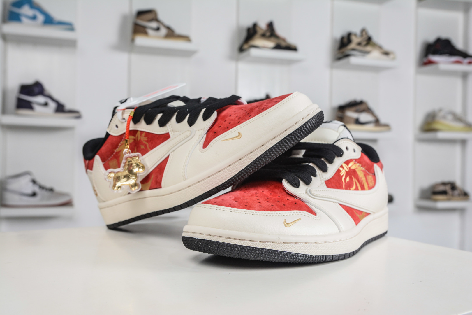 270 TS x Air Jordan AJ1 Low 倒钩低帮马年限定-白红金 JP2026-161
