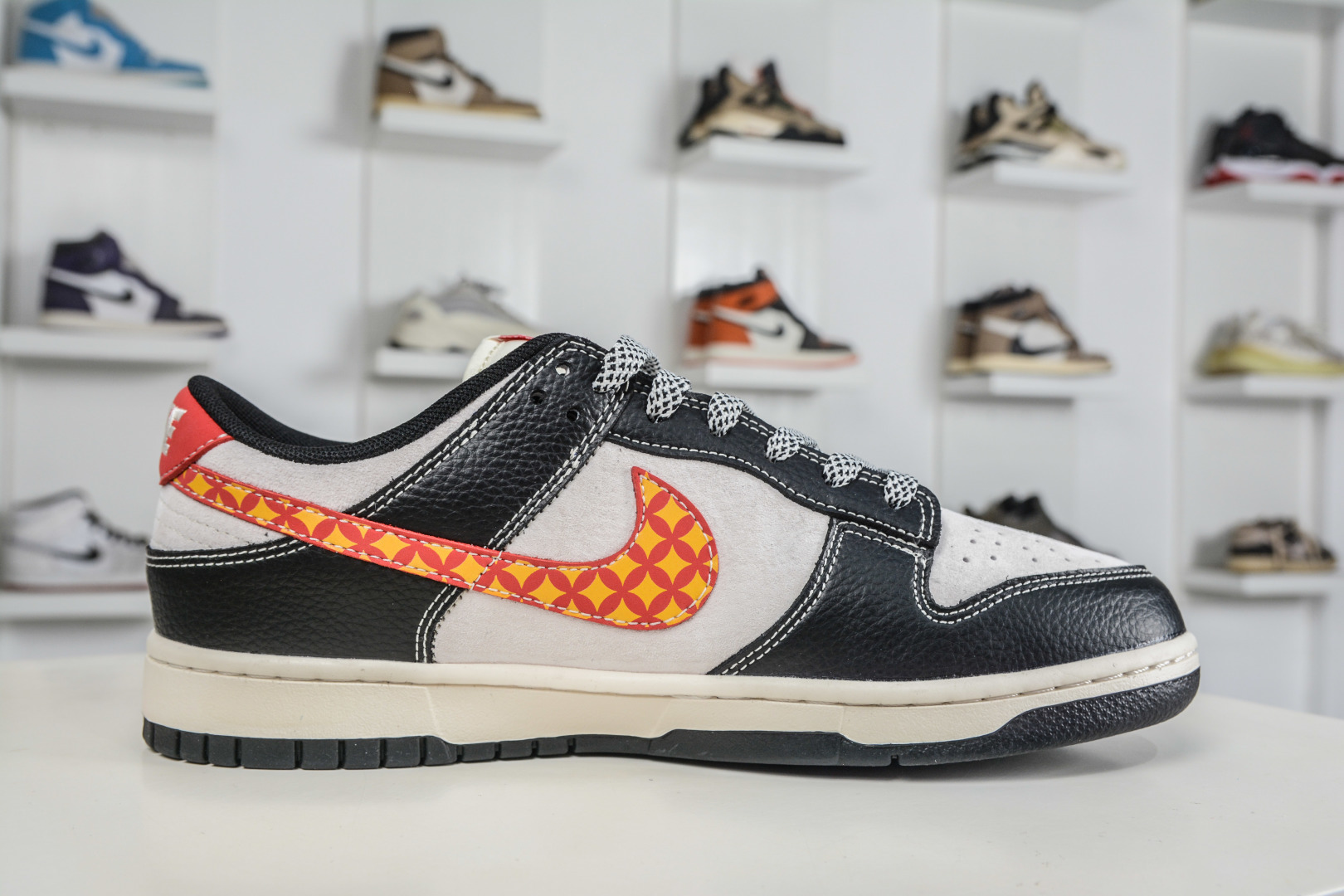 Nike SB Dunk Low 马年限定联名-米灰黑金 MY9969-906-Top High Quatity Cheap Sneakers Fashion Clothing Clothes Bags handbags Shoes of all Brand wholesale With The best Quality And Beautiful Price from China Factory Chinese suppliers wholesaler seller Nike SB Dunk Low 马年限定联名-米灰黑金 MY9969-906