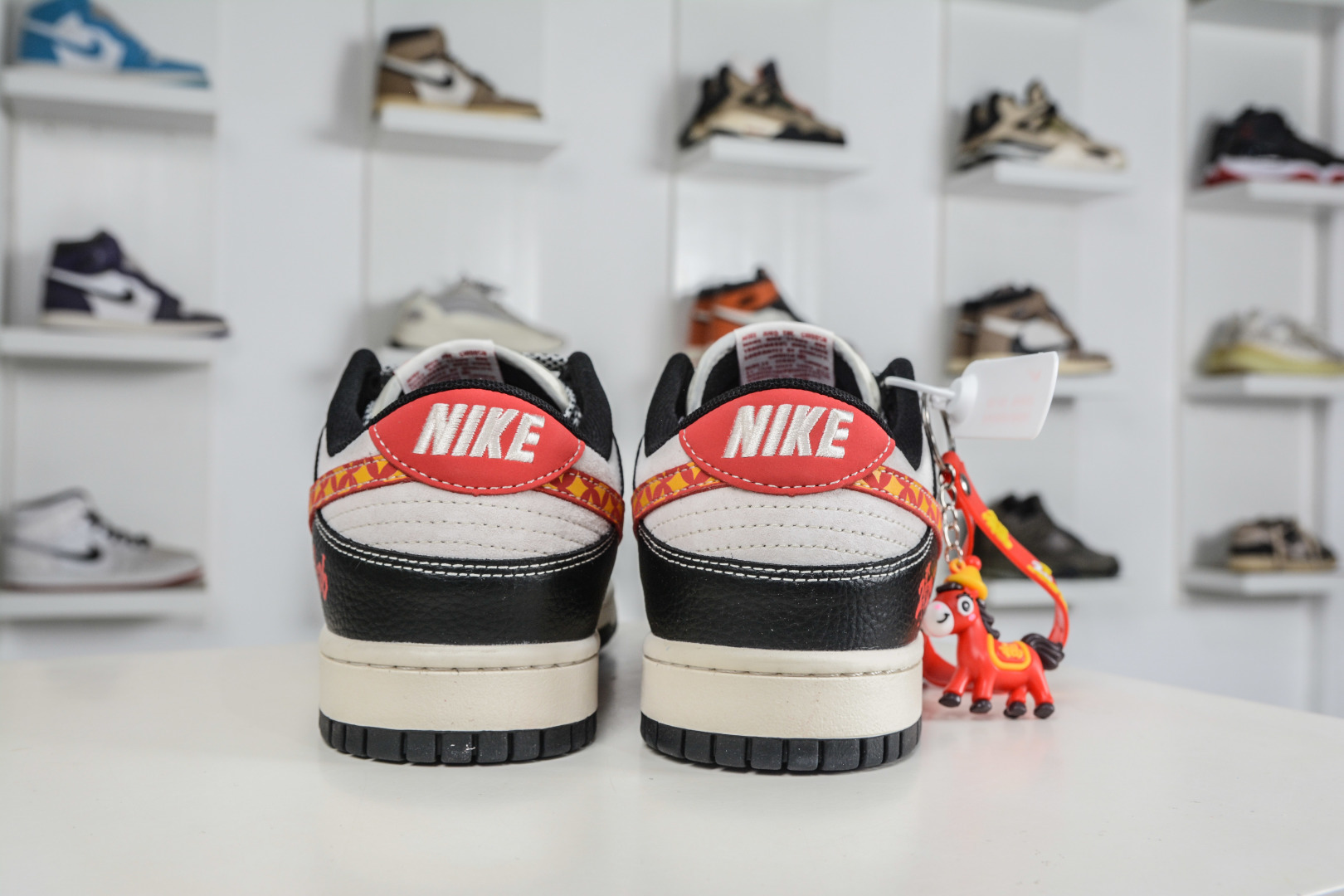 Nike SB Dunk Low 马年限定联名-米灰黑金 MY9969-906-Top High Quatity Cheap Sneakers Fashion Clothing Clothes Bags handbags Shoes of all Brand wholesale With The best Quality And Beautiful Price from China Factory Chinese suppliers wholesaler seller Nike SB Dunk Low 马年限定联名-米灰黑金 MY9969-906
