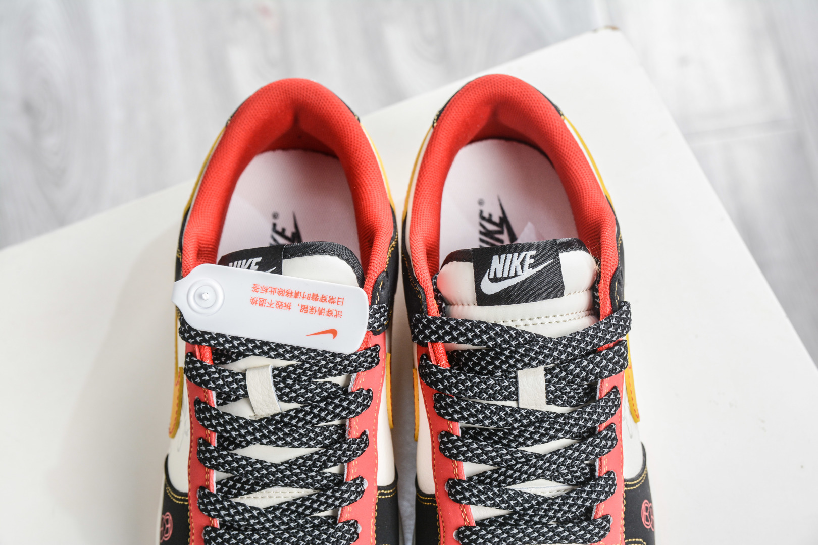 Nike SB Dunk Low 马年限定联名-黑金红 QW5288-107