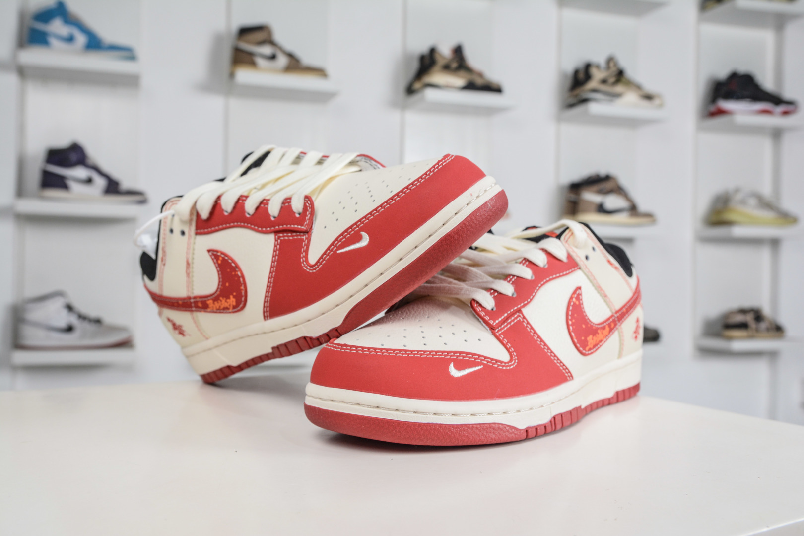 270 Nike SB Dunk Low 马年限定联名-米白红 JJ2508-604-Chinese UA Cheap High Quatity Brand Clothes Bags handbags Sneakers wholesale wholesaler seller from China Factory suppliers Fashion Clothing Shoes best Quality Beautiful Price 270 Nike SB Dunk Low 马年限定联名-米白红 JJ2508-604