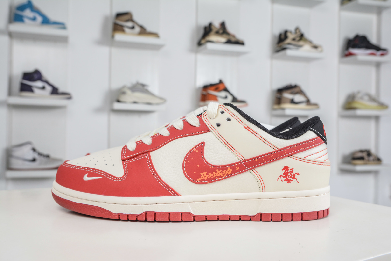 270 Nike SB Dunk Low 马年限定联名-米白红 JJ2508-604-Chinese UA Cheap High Quatity Brand Clothes Bags handbags Sneakers wholesale wholesaler seller from China Factory suppliers Fashion Clothing Shoes best Quality Beautiful Price 270 Nike SB Dunk Low 马年限定联名-米白红 JJ2508-604