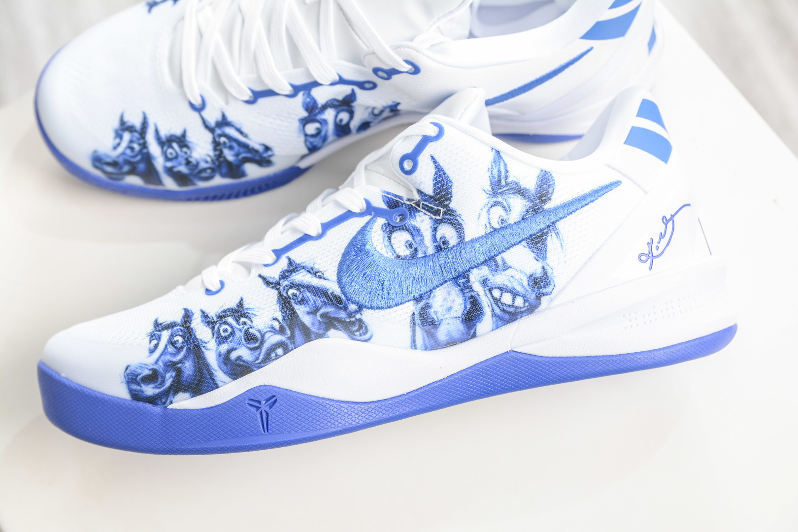 360 Nike Zoom Kobe VIII 马年限定 CNY新年款 低帮复刻实战运动低帮文化篮球鞋 HF2793-013-Chinese UA Cheap High Quatity Brand Clothes Bags handbags Sneakers wholesale wholesaler seller from China Factory suppliers Fashion Clothing Shoes best Quality Beautiful Price 360 Nike Zoom Kobe VIII 马年限定 CNY新年款 低帮复刻实战运动低帮文化篮球鞋 HF2793-013
