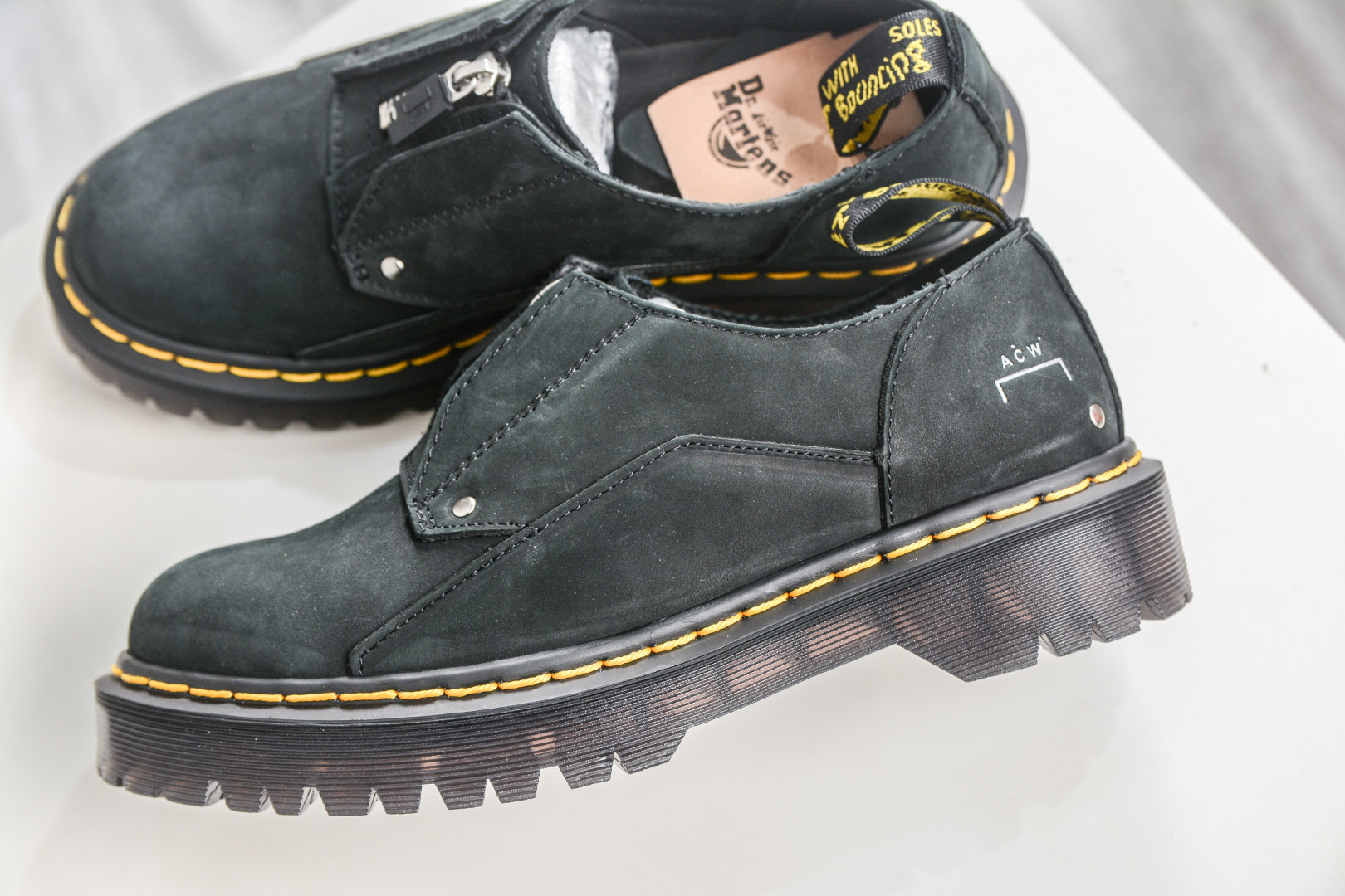 260 Dr.Martens 马汀博士马丁靴 1461系列3孔低帮牛津厚底款 R11822202-Chinese UA Cheap High Quatity Brand Clothes Bags handbags Sneakers wholesale wholesaler seller from China Factory suppliers Fashion Clothing Shoes best Quality Beautiful Price 260 Dr.Martens 马汀博士马丁靴 1461系列3孔低帮牛津厚底款 R11822202