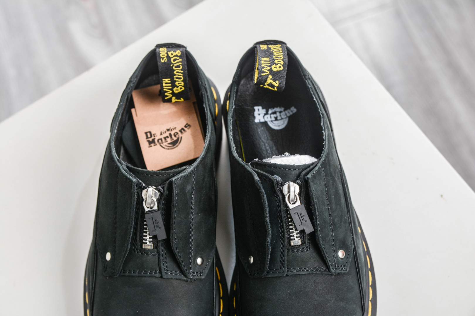 260 Dr.Martens 马汀博士马丁靴 1461系列3孔低帮牛津厚底款 R11822202-Chinese UA Cheap High Quatity Brand Clothes Bags handbags Sneakers wholesale wholesaler seller from China Factory suppliers Fashion Clothing Shoes best Quality Beautiful Price 260 Dr.Martens 马汀博士马丁靴 1461系列3孔低帮牛津厚底款 R11822202