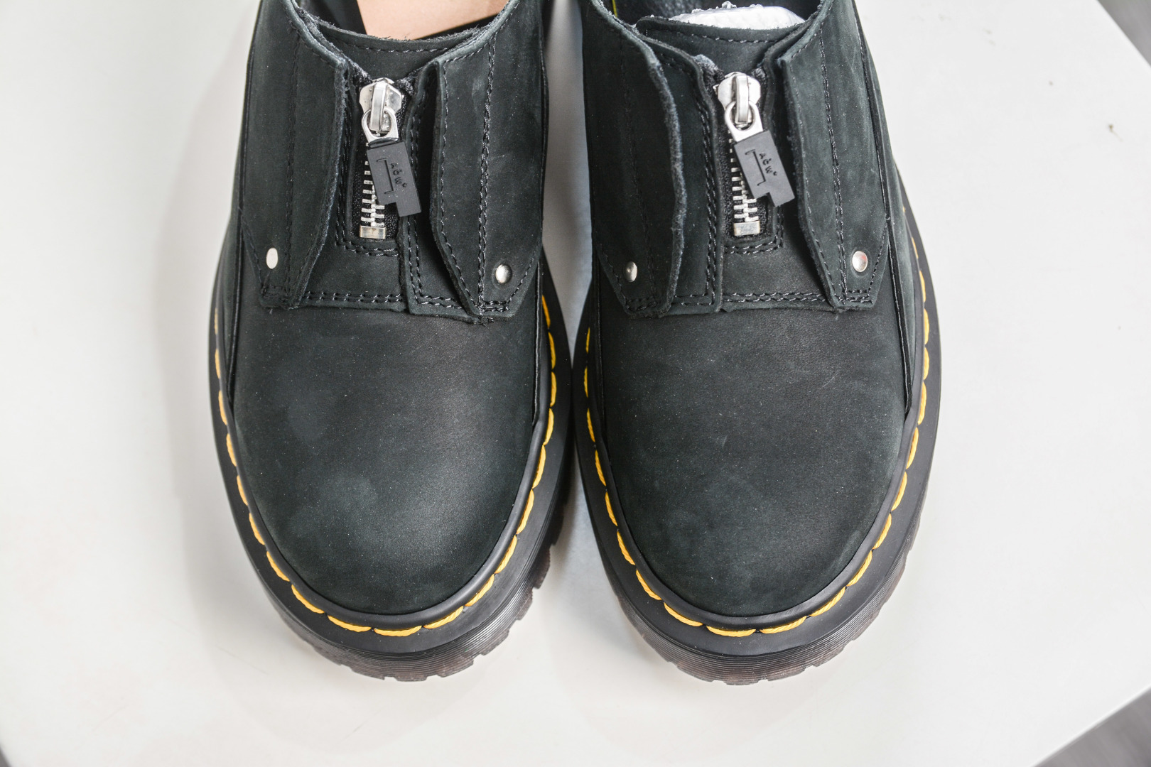 260 Dr.Martens 马汀博士马丁靴 1461系列3孔低帮牛津厚底款 R11822202-Chinese UA Cheap High Quatity Brand Clothes Bags handbags Sneakers wholesale wholesaler seller from China Factory suppliers Fashion Clothing Shoes best Quality Beautiful Price 260 Dr.Martens 马汀博士马丁靴 1461系列3孔低帮牛津厚底款 R11822202