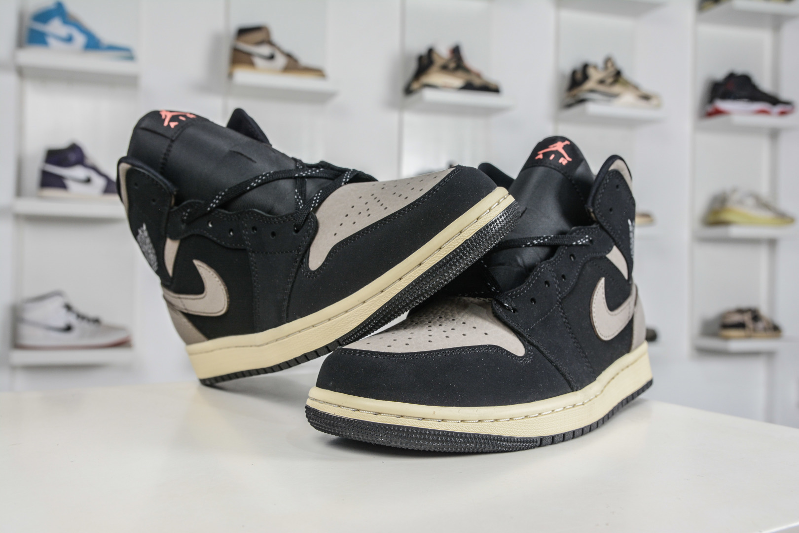 Air Jordan AJ1 Mid 中帮 棕黑 IB7110-002-Top High Quatity Cheap Sneakers Fashion Clothing Clothes Bags handbags Shoes of all Brand wholesale With The best Quality And Beautiful Price from China Factory Chinese suppliers wholesaler seller Air Jordan AJ1 Mid 中帮 棕黑 IB7110-002