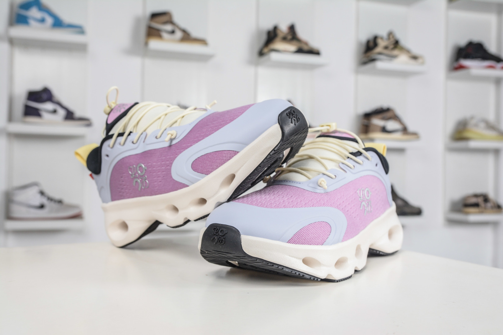 LOEWE罗意威 x ON昂跑 联名款 Cloudsolo 原鞋一致橡胶底 3WF3060-Top High Quatity Cheap Sneakers Fashion Clothing Clothes Bags handbags Shoes of all Brand wholesale With The best Quality And Beautiful Price from China Factory Chinese suppliers wholesaler seller LOEWE罗意威 x ON昂跑 联名款 Cloudsolo 原鞋一致橡胶底 3WF3060