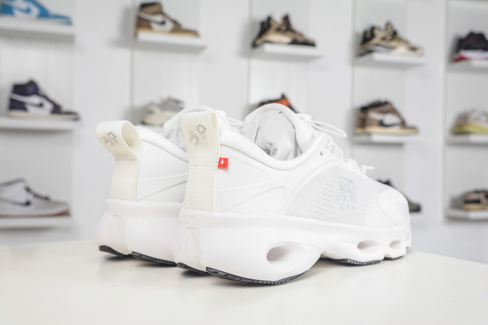 LOEWE罗意威 x ON昂跑 联名款 Cloudsolo 原鞋一致橡胶底 3MF3066-Top High Quatity Cheap Sneakers Fashion Clothing Clothes Bags handbags Shoes of all Brand wholesale With The best Quality And Beautiful Price from China Factory Chinese suppliers wholesaler seller LOEWE罗意威 x ON昂跑 联名款 Cloudsolo 原鞋一致橡胶底 3MF3066