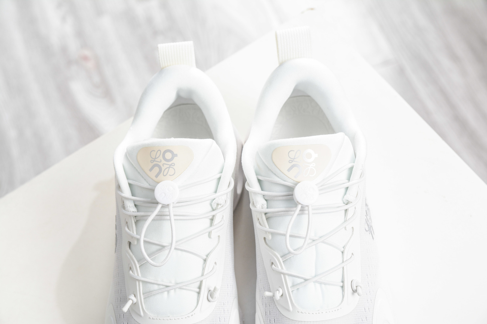 LOEWE罗意威 x ON昂跑 联名款 Cloudsolo 原鞋一致橡胶底 3MF3066-Top High Quatity Cheap Sneakers Fashion Clothing Clothes Bags handbags Shoes of all Brand wholesale With The best Quality And Beautiful Price from China Factory Chinese suppliers wholesaler seller LOEWE罗意威 x ON昂跑 联名款 Cloudsolo 原鞋一致橡胶底 3MF3066