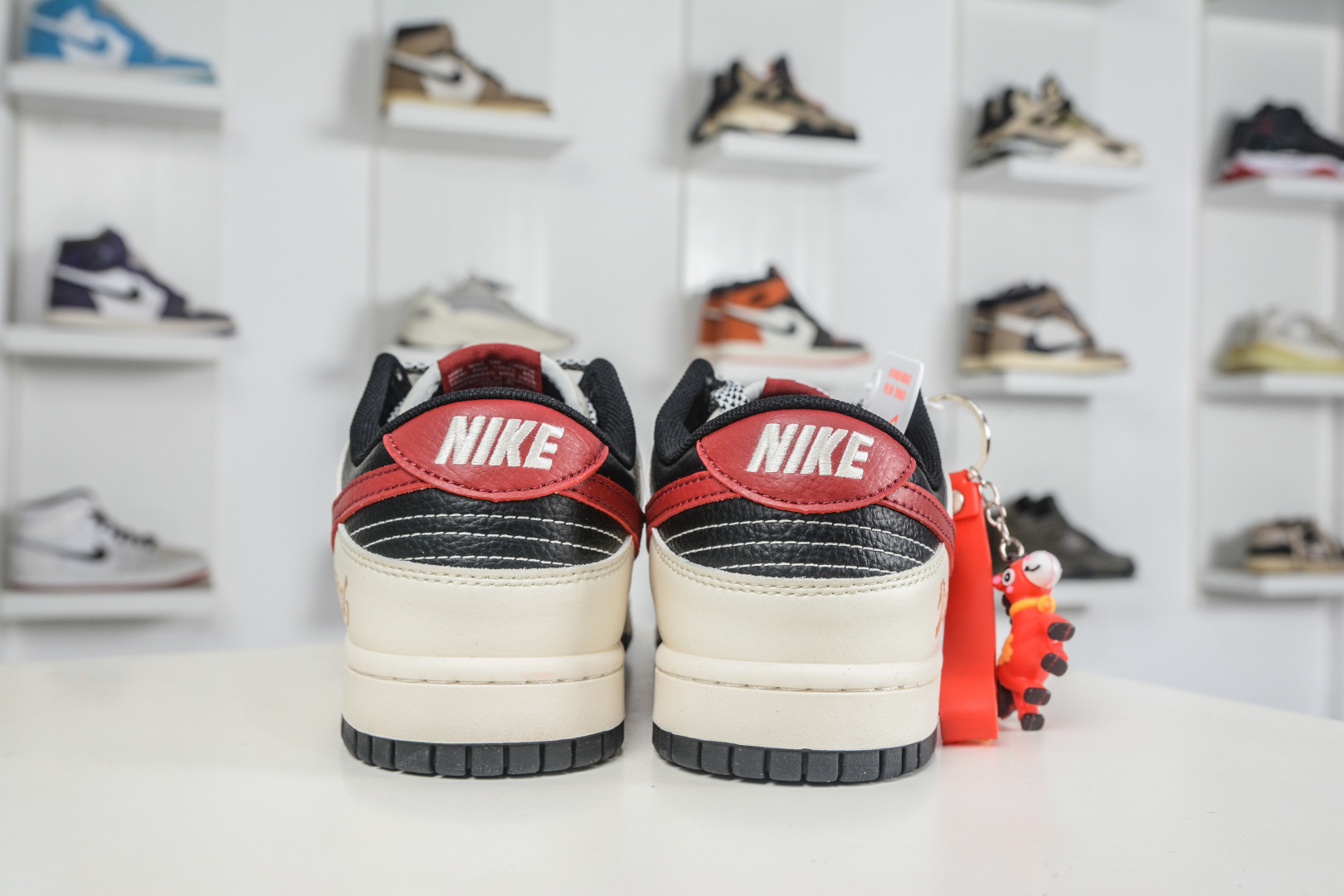 270 Nike SB Dunk Low 马年限定联名-白黑红三钩 MY9969-905-Chinese UA Cheap High Quatity Brand Clothes Bags handbags Sneakers wholesale wholesaler seller from China Factory suppliers Fashion Clothing Shoes best Quality Beautiful Price 270 Nike SB Dunk Low 马年限定联名-白黑红三钩 MY9969-905