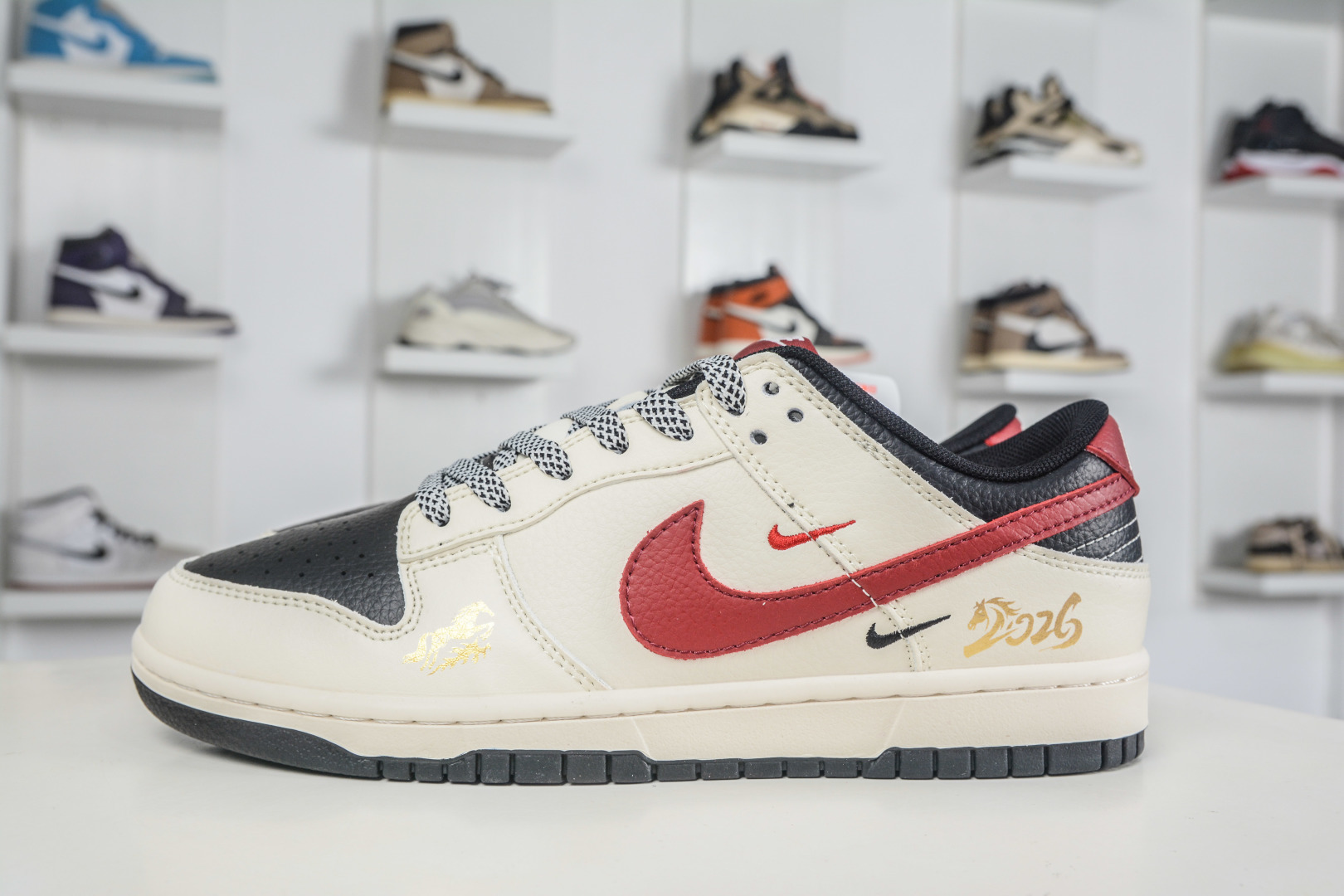 270 Nike SB Dunk Low 马年限定联名-白黑红三钩 MY9969-905-Chinese UA Cheap High Quatity Brand Clothes Bags handbags Sneakers wholesale wholesaler seller from China Factory suppliers Fashion Clothing Shoes best Quality Beautiful Price 270 Nike SB Dunk Low 马年限定联名-白黑红三钩 MY9969-905