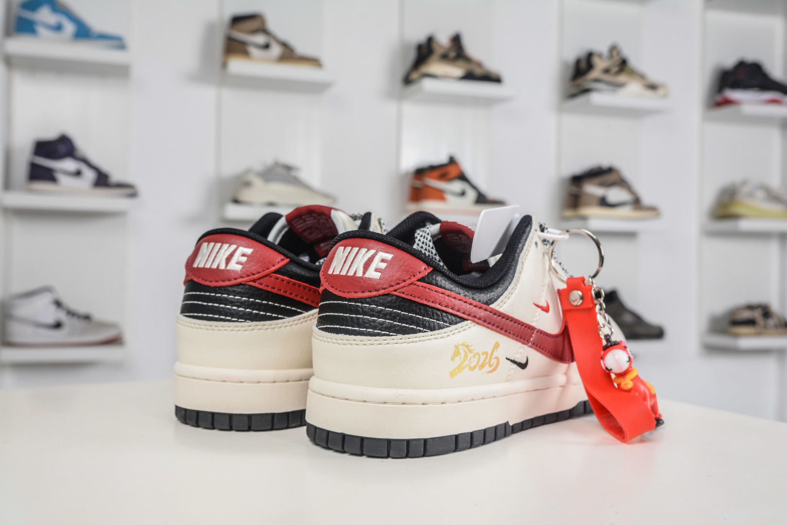 270 Nike SB Dunk Low 马年限定联名-白黑红三钩 MY9969-905-Chinese UA Cheap High Quatity Brand Clothes Bags handbags Sneakers wholesale wholesaler seller from China Factory suppliers Fashion Clothing Shoes best Quality Beautiful Price 270 Nike SB Dunk Low 马年限定联名-白黑红三钩 MY9969-905