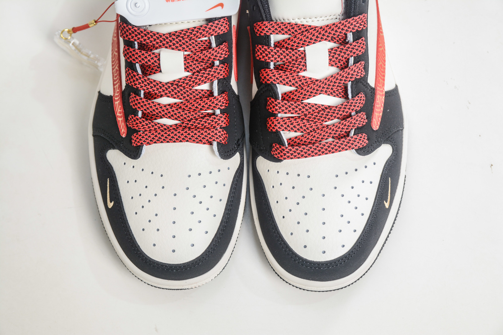 TS x Air Jordan AJ1 Low 倒钩低帮马年限定-米黑红 QW5288-143-Top High Quatity Cheap Sneakers Fashion Clothing Clothes Bags handbags Shoes of all Brand wholesale With The best Quality And Beautiful Price from China Factory Chinese suppliers wholesaler seller TS x Air Jordan AJ1 Low 倒钩低帮马年限定-米黑红 QW5288-143