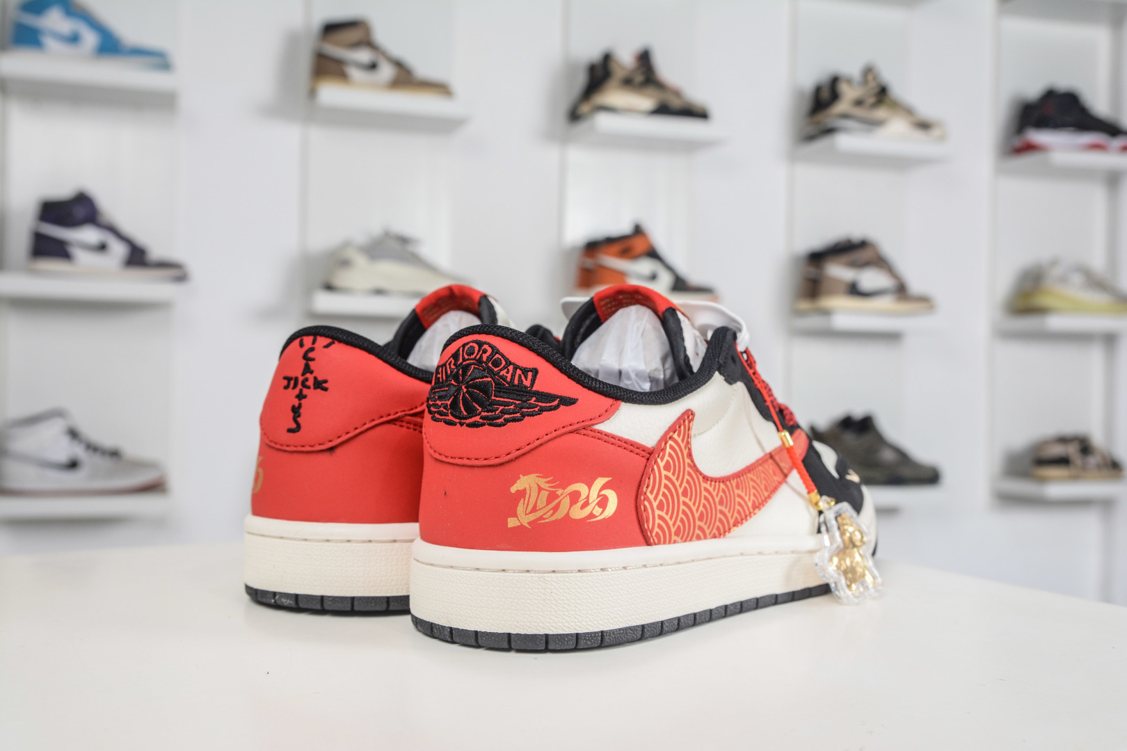 TS x Air Jordan AJ1 Low 倒钩低帮马年限定-米黑红 QW5288-143-Top High Quatity Cheap Sneakers Fashion Clothing Clothes Bags handbags Shoes of all Brand wholesale With The best Quality And Beautiful Price from China Factory Chinese suppliers wholesaler seller TS x Air Jordan AJ1 Low 倒钩低帮马年限定-米黑红 QW5288-143