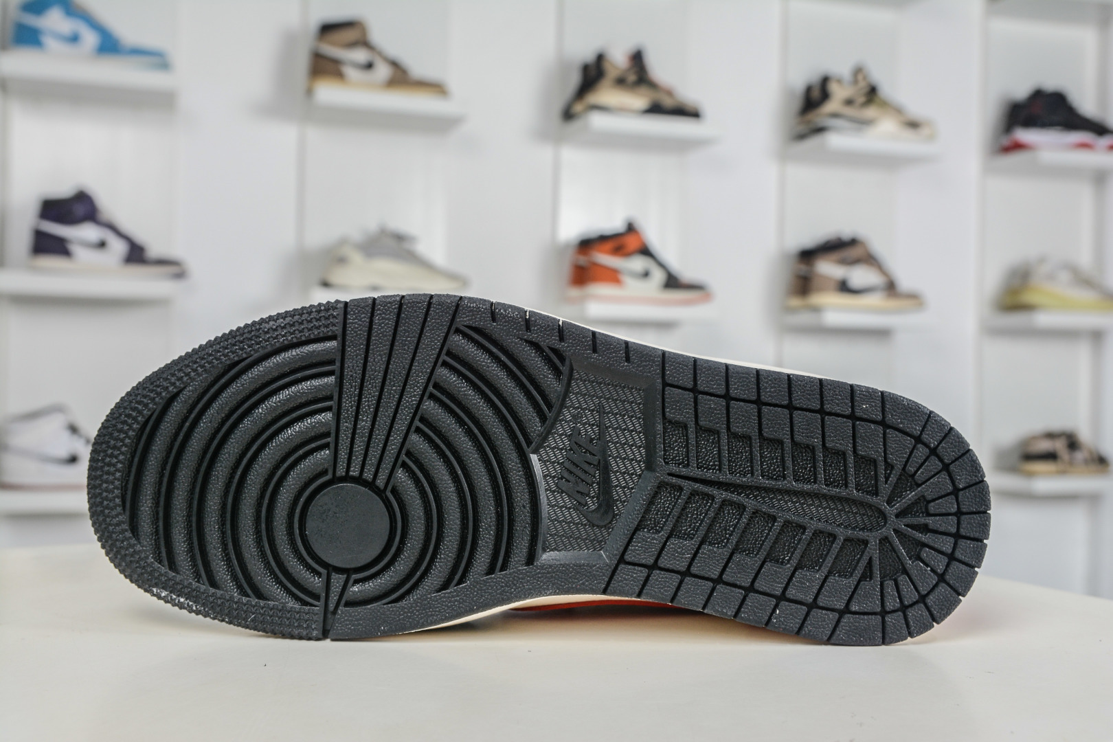 TS x Air Jordan AJ1 Low 倒钩低帮马年限定-米黑红 QW5288-143-Top High Quatity Cheap Sneakers Fashion Clothing Clothes Bags handbags Shoes of all Brand wholesale With The best Quality And Beautiful Price from China Factory Chinese suppliers wholesaler seller TS x Air Jordan AJ1 Low 倒钩低帮马年限定-米黑红 QW5288-143