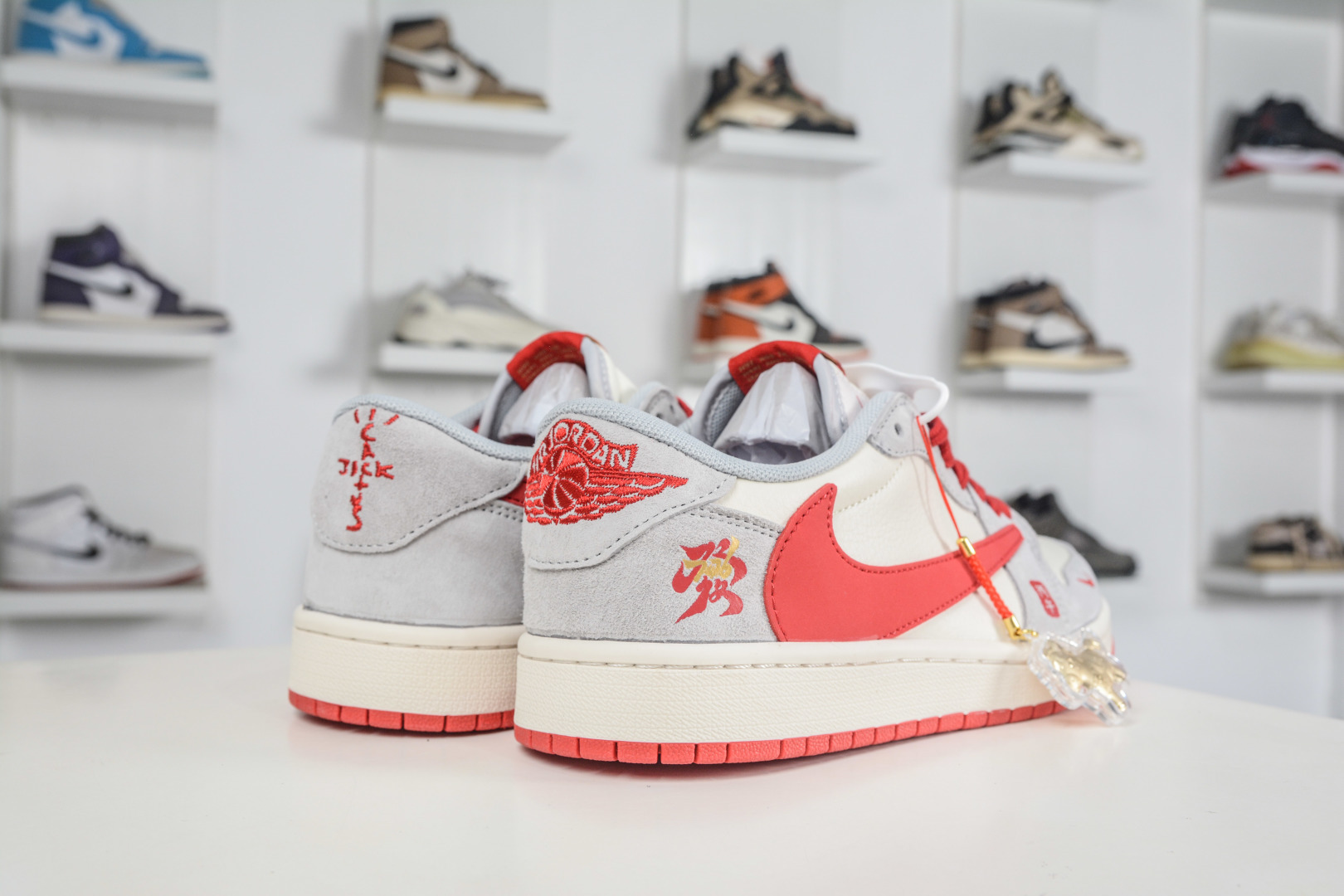 270 TS x Air Jordan AJ1 Low 倒钩低帮马年限定-奔马印花 QW5288-141