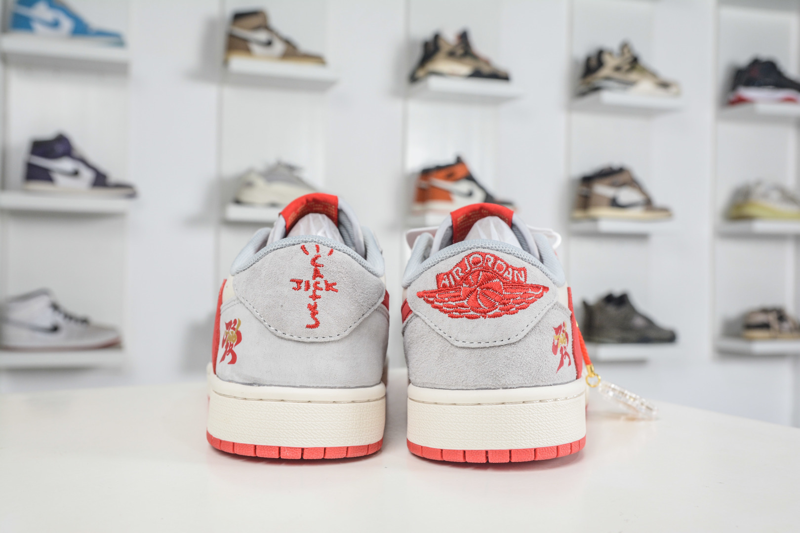 270 TS x Air Jordan AJ1 Low 倒钩低帮马年限定-奔马印花 QW5288-141