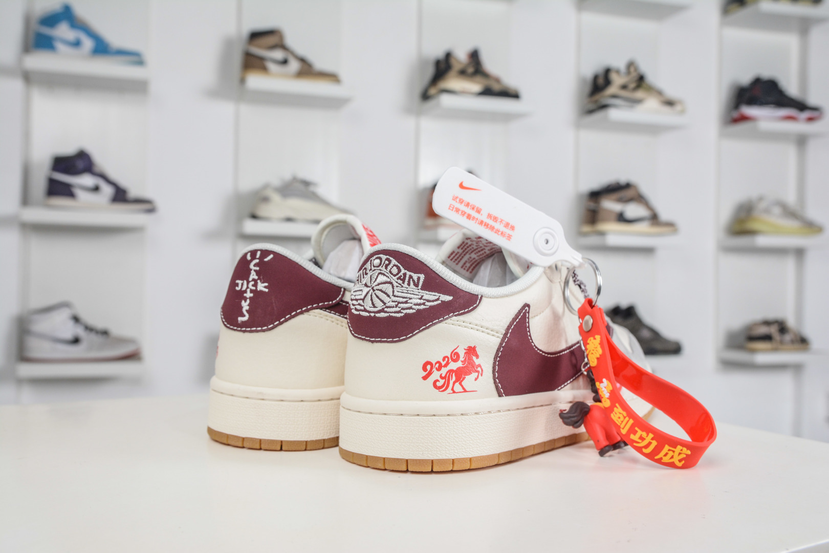 270 TS x Air Jordan AJ1 Low 倒钩低帮马年限定-白灰酒红 MY9969-802-Chinese UA Cheap High Quatity Brand Clothes Bags handbags Sneakers wholesale wholesaler seller from China Factory suppliers Fashion Clothing Shoes best Quality Beautiful Price 270 TS x Air Jordan AJ1 Low 倒钩低帮马年限定-白灰酒红 MY9969-802