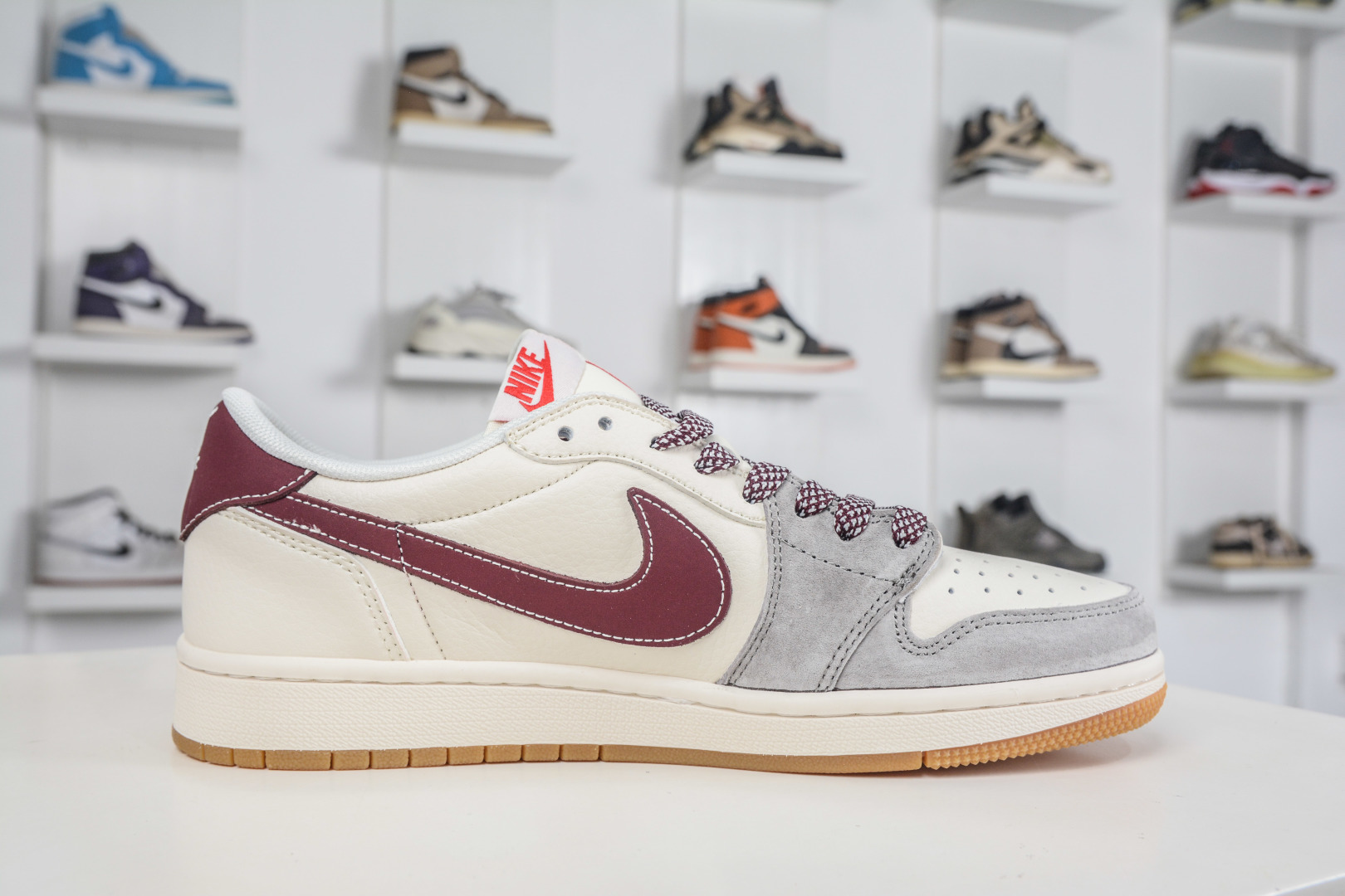 270 TS x Air Jordan AJ1 Low 倒钩低帮马年限定-白灰酒红 MY9969-802-Chinese UA Cheap High Quatity Brand Clothes Bags handbags Sneakers wholesale wholesaler seller from China Factory suppliers Fashion Clothing Shoes best Quality Beautiful Price 270 TS x Air Jordan AJ1 Low 倒钩低帮马年限定-白灰酒红 MY9969-802