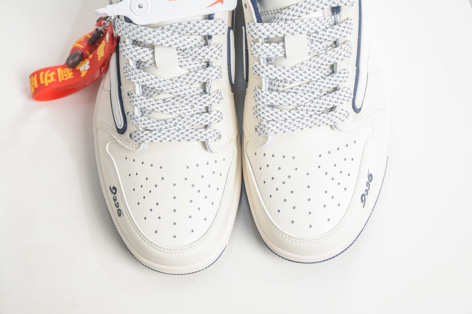 TS x Air Jordan AJ1 Low 倒钩低帮马年限定-米白藏蓝 FF9989-013-Top High Quatity Cheap Sneakers Fashion Clothing Clothes Bags handbags Shoes of all Brand wholesale With The best Quality And Beautiful Price from China Factory Chinese suppliers wholesaler seller TS x Air Jordan AJ1 Low 倒钩低帮马年限定-米白藏蓝 FF9989-013