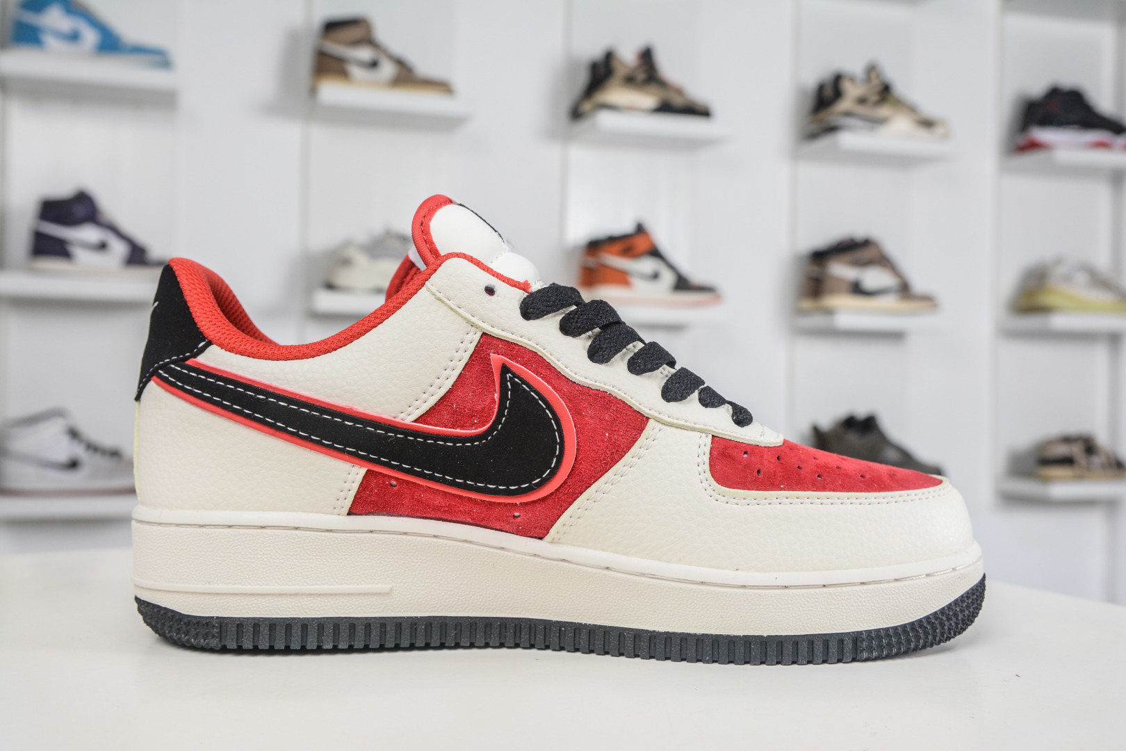 260 Nike Air Force 1 Low 07 马年限定 米红黑 DN1688-822