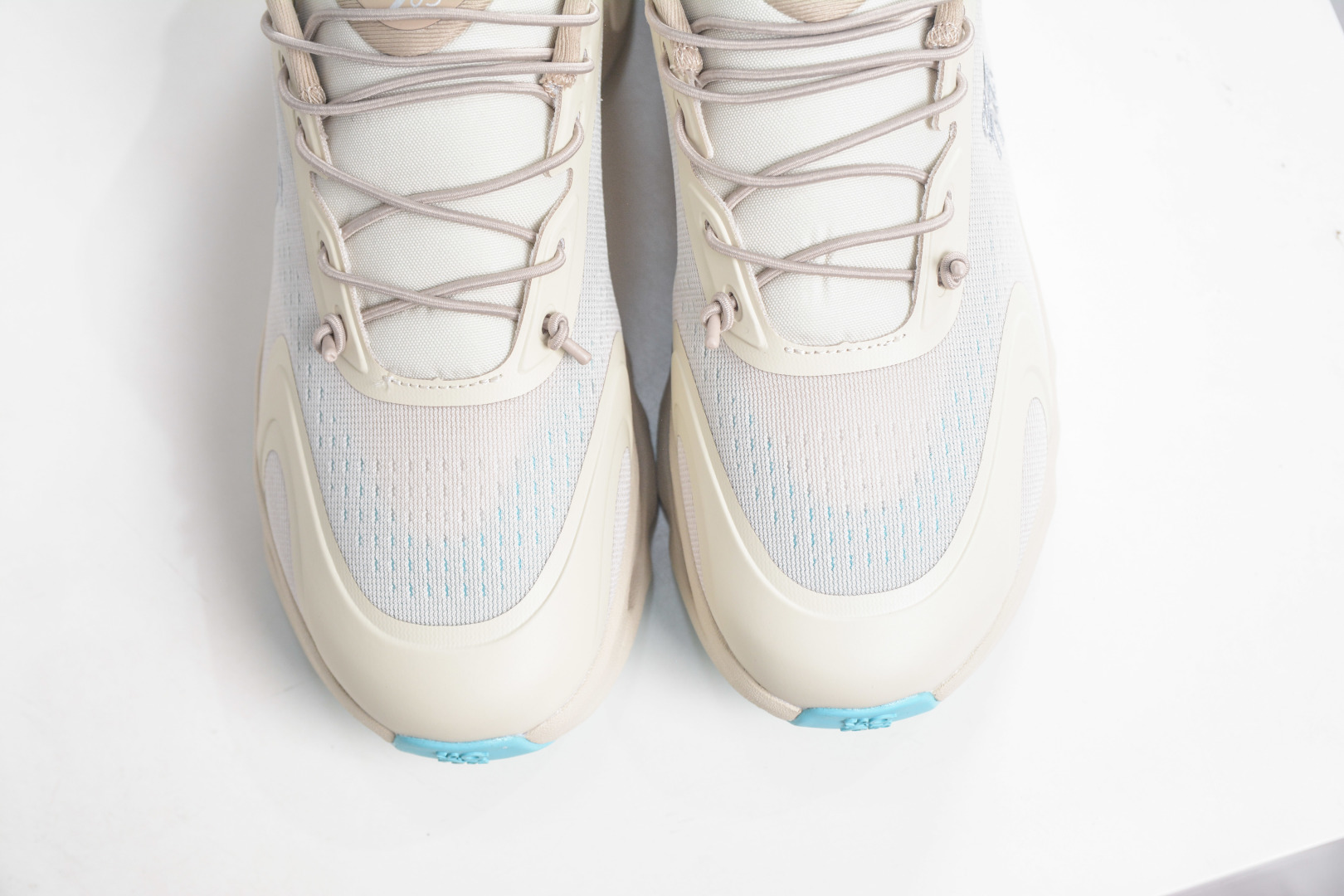 LOEWE罗意威 x ON昂跑 联名款 Cloudsolo 原鞋一致橡胶底 3WF3060-Top High Quatity Cheap Sneakers Fashion Clothing Clothes Bags handbags Shoes of all Brand wholesale With The best Quality And Beautiful Price from China Factory Chinese suppliers wholesaler seller LOEWE罗意威 x ON昂跑 联名款 Cloudsolo 原鞋一致橡胶底 3WF3060