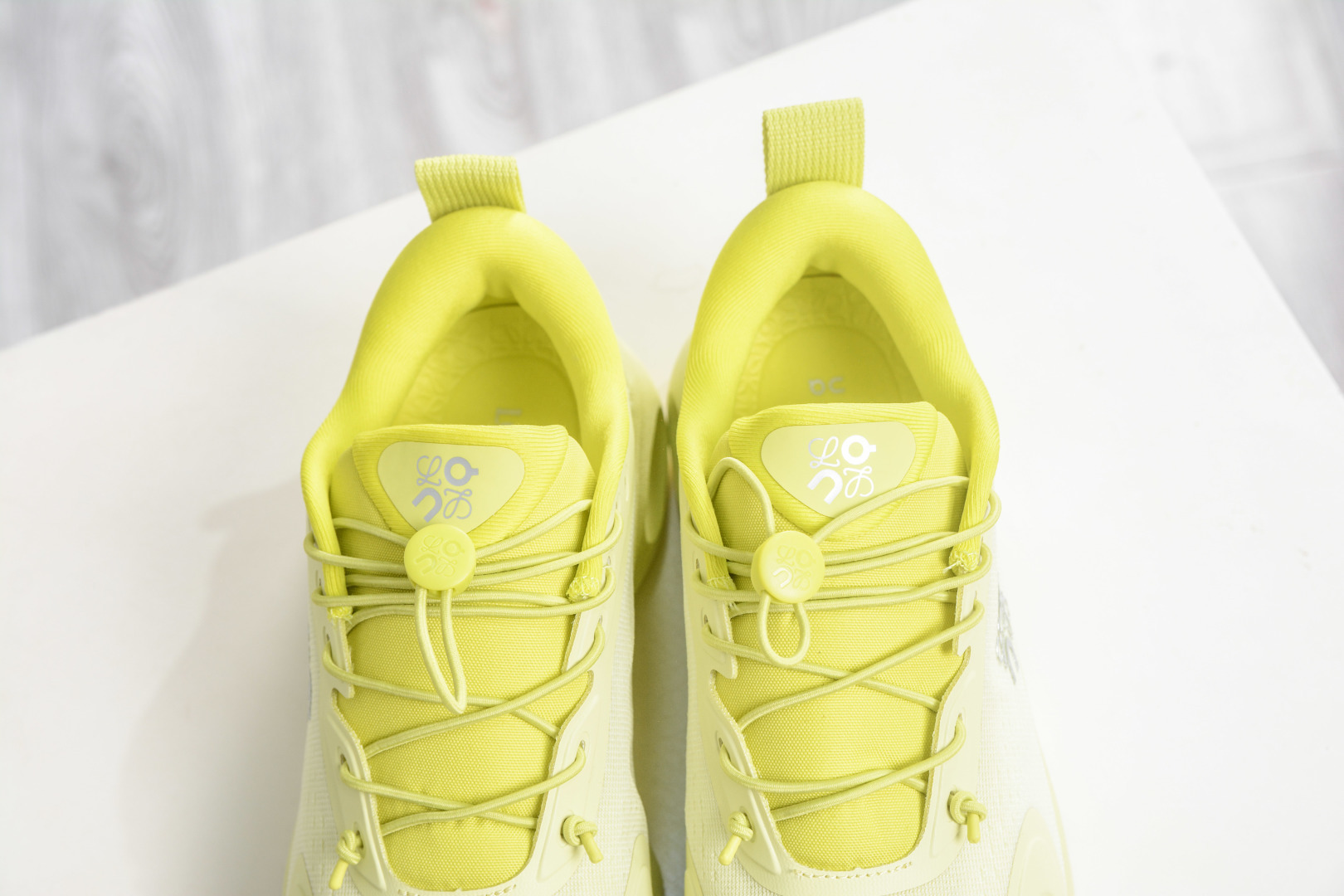 330 LOEWE罗意威 x ON昂跑 联名款 Cloudsolo 原鞋一致橡胶底 3WF33060-Chinese UA Cheap High Quatity Brand Clothes Bags handbags Sneakers wholesale wholesaler seller from China Factory suppliers Fashion Clothing Shoes best Quality Beautiful Price 330 LOEWE罗意威 x ON昂跑 联名款 Cloudsolo 原鞋一致橡胶底 3WF33060