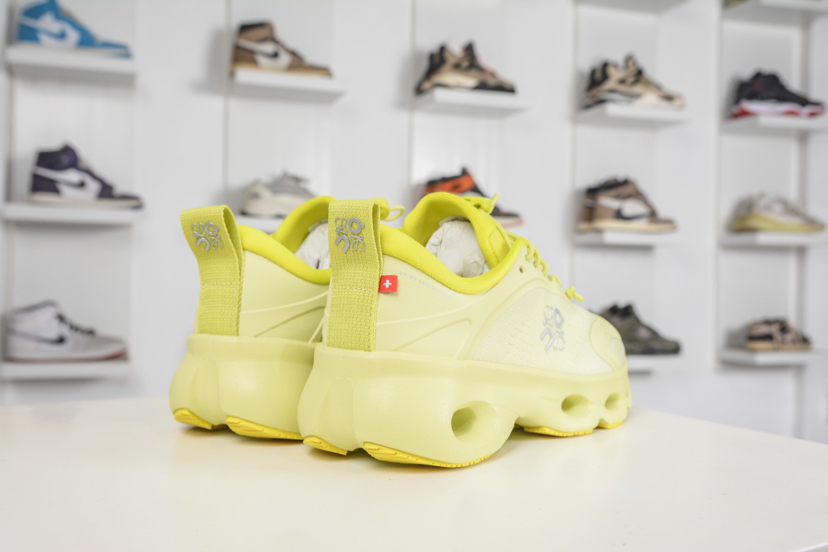 330 LOEWE罗意威 x ON昂跑 联名款 Cloudsolo 原鞋一致橡胶底 3WF33060-Chinese UA Cheap High Quatity Brand Clothes Bags handbags Sneakers wholesale wholesaler seller from China Factory suppliers Fashion Clothing Shoes best Quality Beautiful Price 330 LOEWE罗意威 x ON昂跑 联名款 Cloudsolo 原鞋一致橡胶底 3WF33060