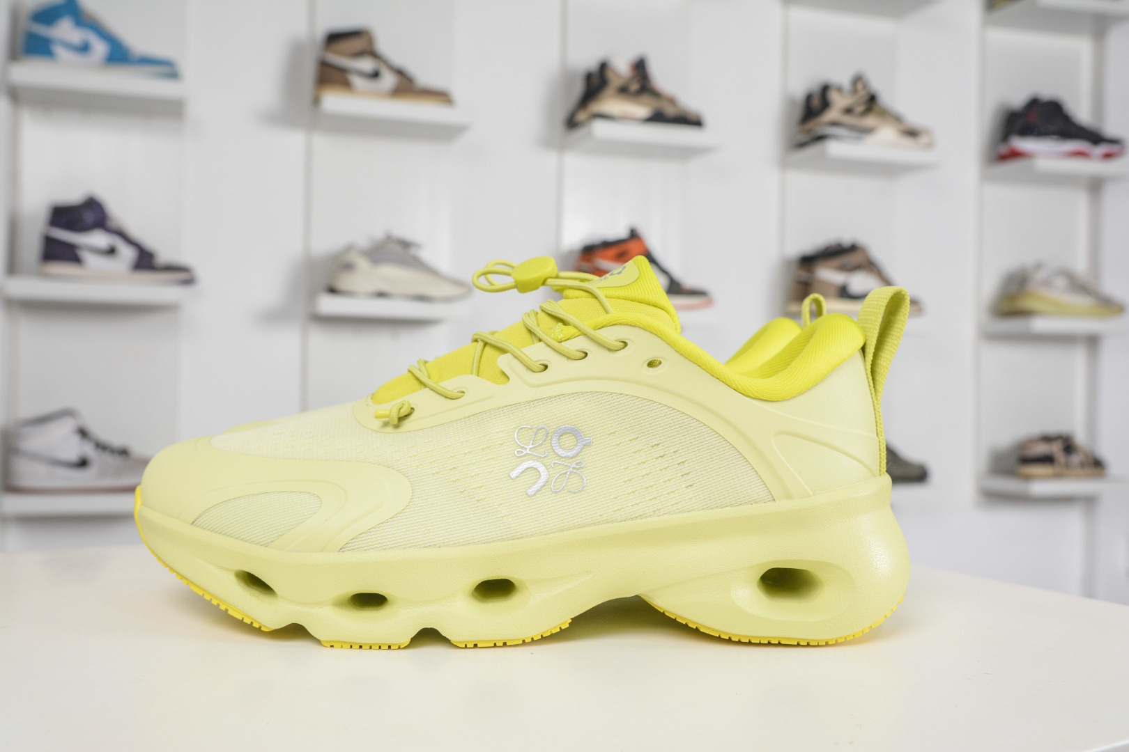 330 LOEWE罗意威 x ON昂跑 联名款 Cloudsolo 原鞋一致橡胶底 3WF33060-Chinese UA Cheap High Quatity Brand Clothes Bags handbags Sneakers wholesale wholesaler seller from China Factory suppliers Fashion Clothing Shoes best Quality Beautiful Price 330 LOEWE罗意威 x ON昂跑 联名款 Cloudsolo 原鞋一致橡胶底 3WF33060