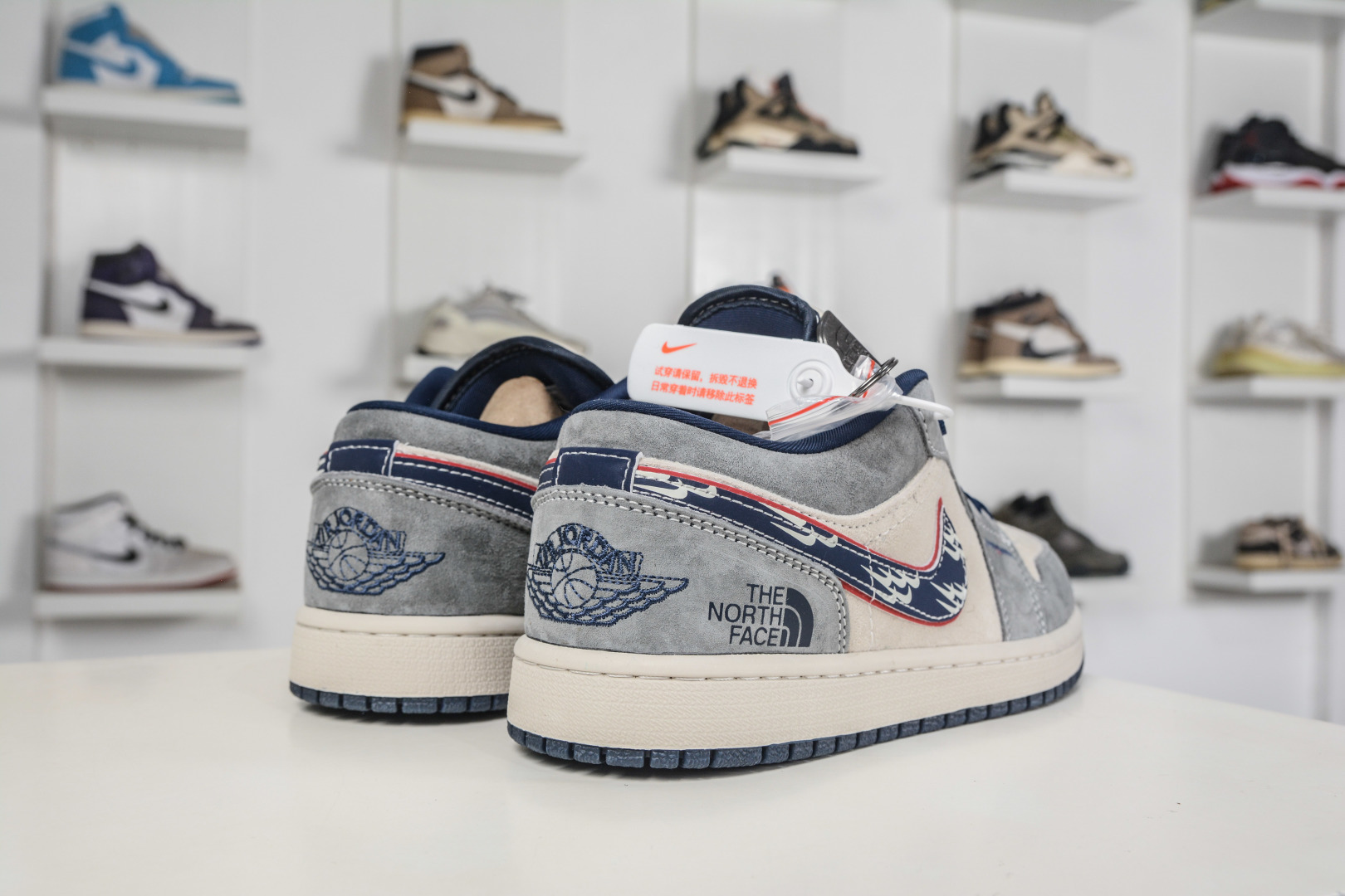 270 Air Jordan 1 Retro Low x The North Face 北面马年限定联名- 灰白蓝 LL8888-005