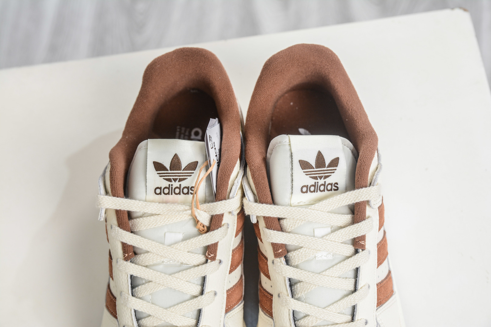 220 AD Originals Forum Low 低帮百搭潮流休闲运动板鞋 IG3900-Chinese UA Cheap High Quatity Brand Clothes Bags handbags Sneakers wholesale wholesaler seller from China Factory suppliers Fashion Clothing Shoes best Quality Beautiful Price 220 AD Originals Forum Low 低帮百搭潮流休闲运动板鞋 IG3900