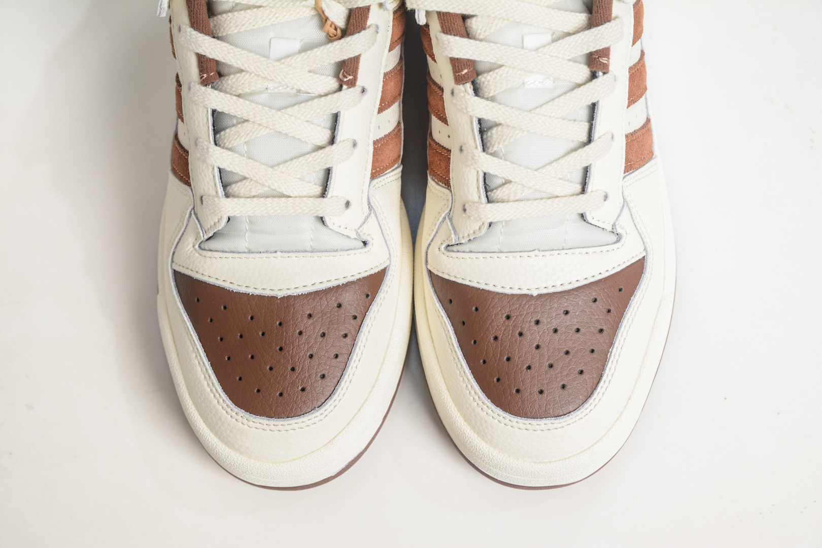 220 AD Originals Forum Low 低帮百搭潮流休闲运动板鞋 IG3900-Chinese UA Cheap High Quatity Brand Clothes Bags handbags Sneakers wholesale wholesaler seller from China Factory suppliers Fashion Clothing Shoes best Quality Beautiful Price 220 AD Originals Forum Low 低帮百搭潮流休闲运动板鞋 IG3900