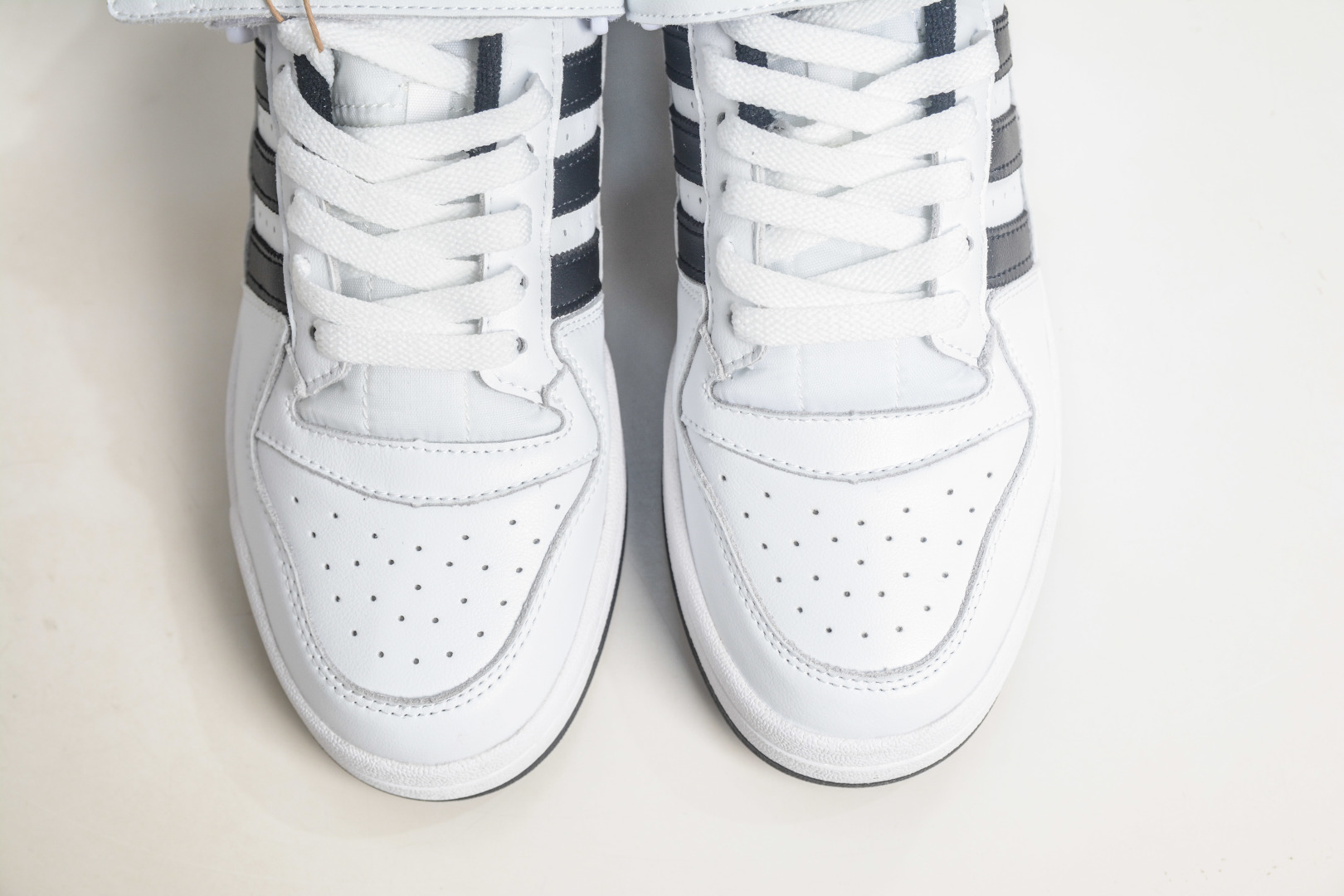 220 AD Originals Forum Low 低帮百搭潮流休闲运动板鞋 FY7757-Chinese UA Cheap High Quatity Brand Clothes Bags handbags Sneakers wholesale wholesaler seller from China Factory suppliers Fashion Clothing Shoes best Quality Beautiful Price 220 AD Originals Forum Low 低帮百搭潮流休闲运动板鞋 FY7757